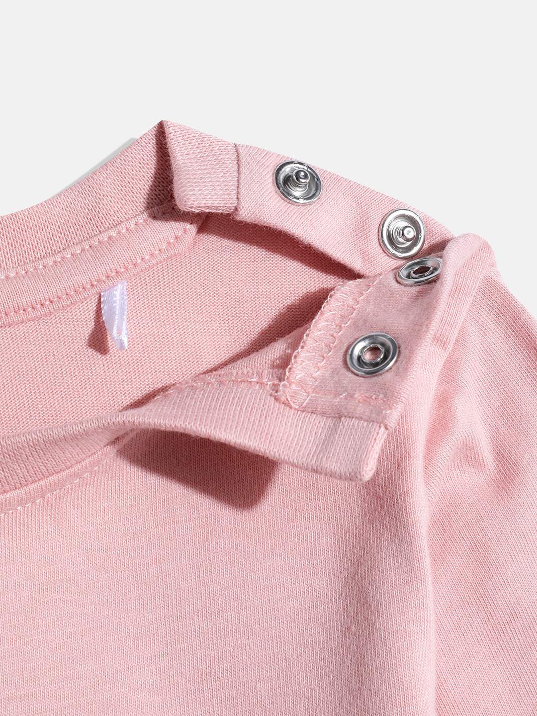 https://cdn.fynd.com/v2/falling-surf-7c8bb8/fyprod/wrkr/products/pictures/item/free/original/000000410405169001/8ql2sxt3Ba0-GG25027_5.jpg
