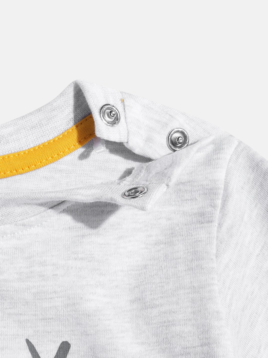https://cdn.fynd.com/v2/falling-surf-7c8bb8/fyprod/wrkr/products/pictures/item/free/original/000000410405175001/hh5yBoaMUh3-GG25092_5.jpg