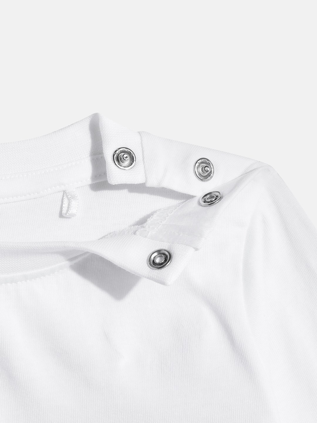 https://cdn.fynd.com/v2/falling-surf-7c8bb8/fyprod/wrkr/products/pictures/item/free/original/000000410405176001/I13qTB8zJl_-GG25093_5.jpg