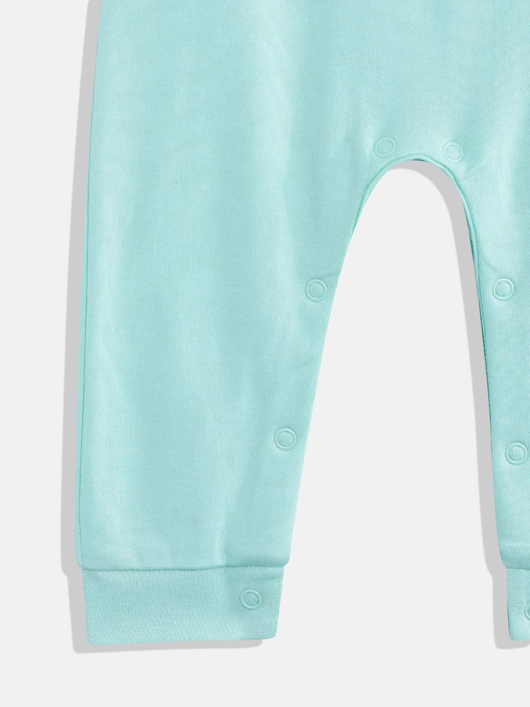 https://cdn.fynd.com/v2/falling-surf-7c8bb8/fyprod/wrkr/products/pictures/item/free/original/000000410405186001/Cz9BIA8l4vy-410405186001_4.jpg
