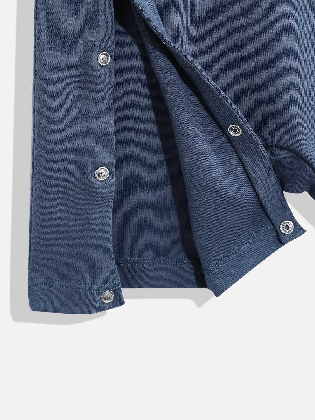 https://cdn.fynd.com/v2/falling-surf-7c8bb8/fyprod/wrkr/products/pictures/item/free/original/000000410405219001/QweES4DeOng-410405219001_5.jpg