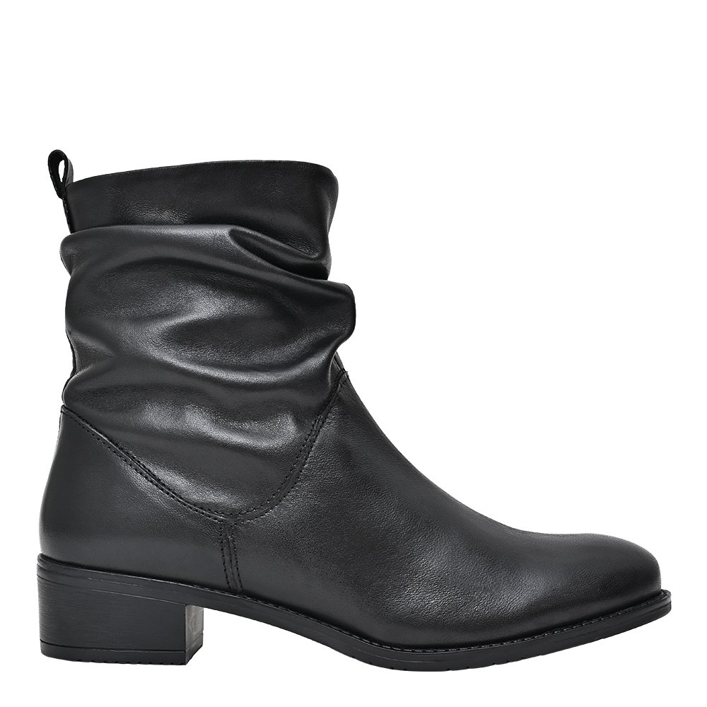 Shop Stylish Women s Boots On GoFynd Step into Fashionable