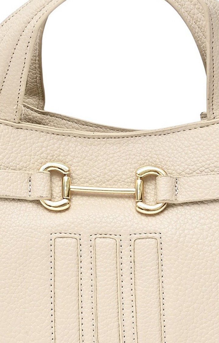 Bvivi White Handbags