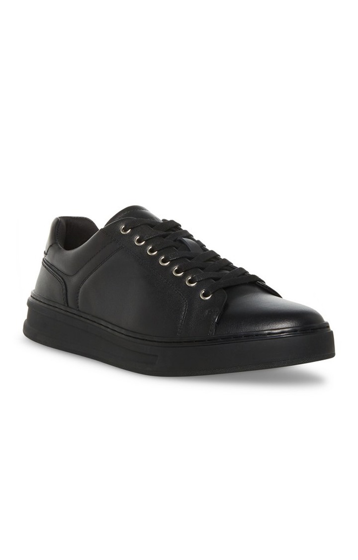 Mecah Black Sneakers