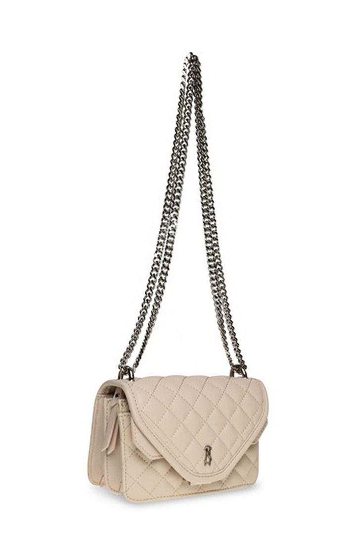 Brondo White Handbags