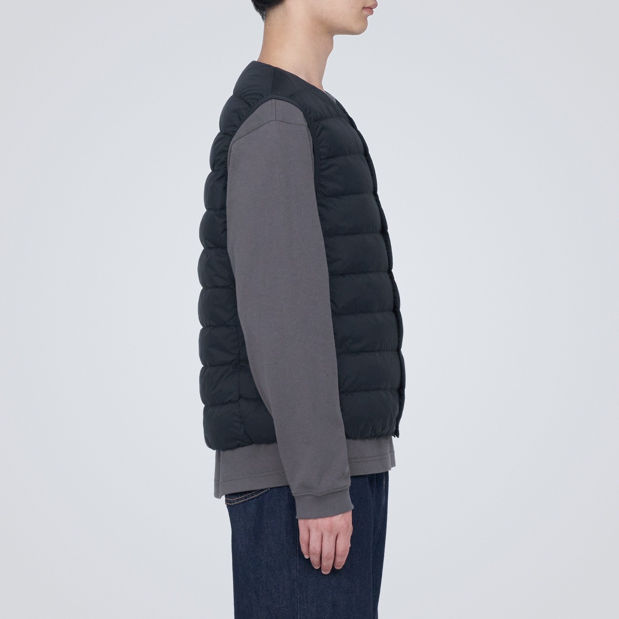 Light weight pocketable Collarless down vest