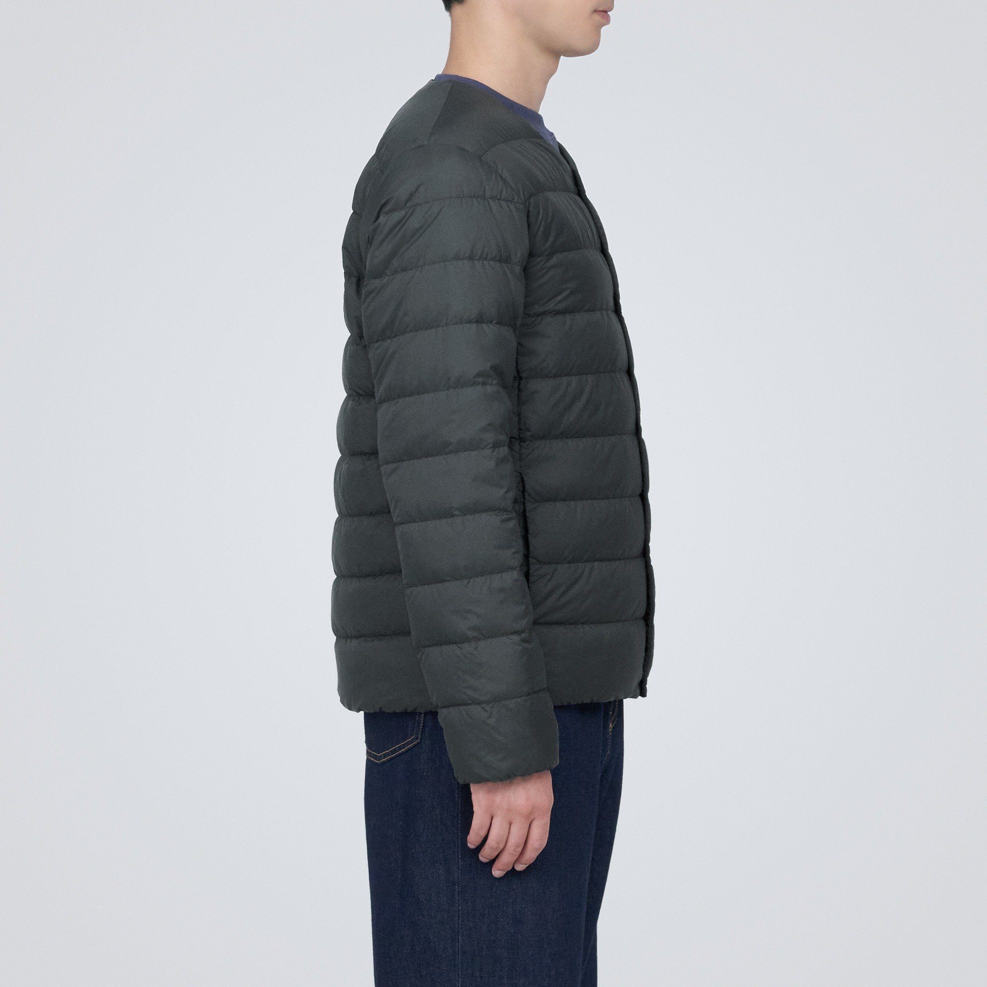 Light weight pocketable Collarless down jacket