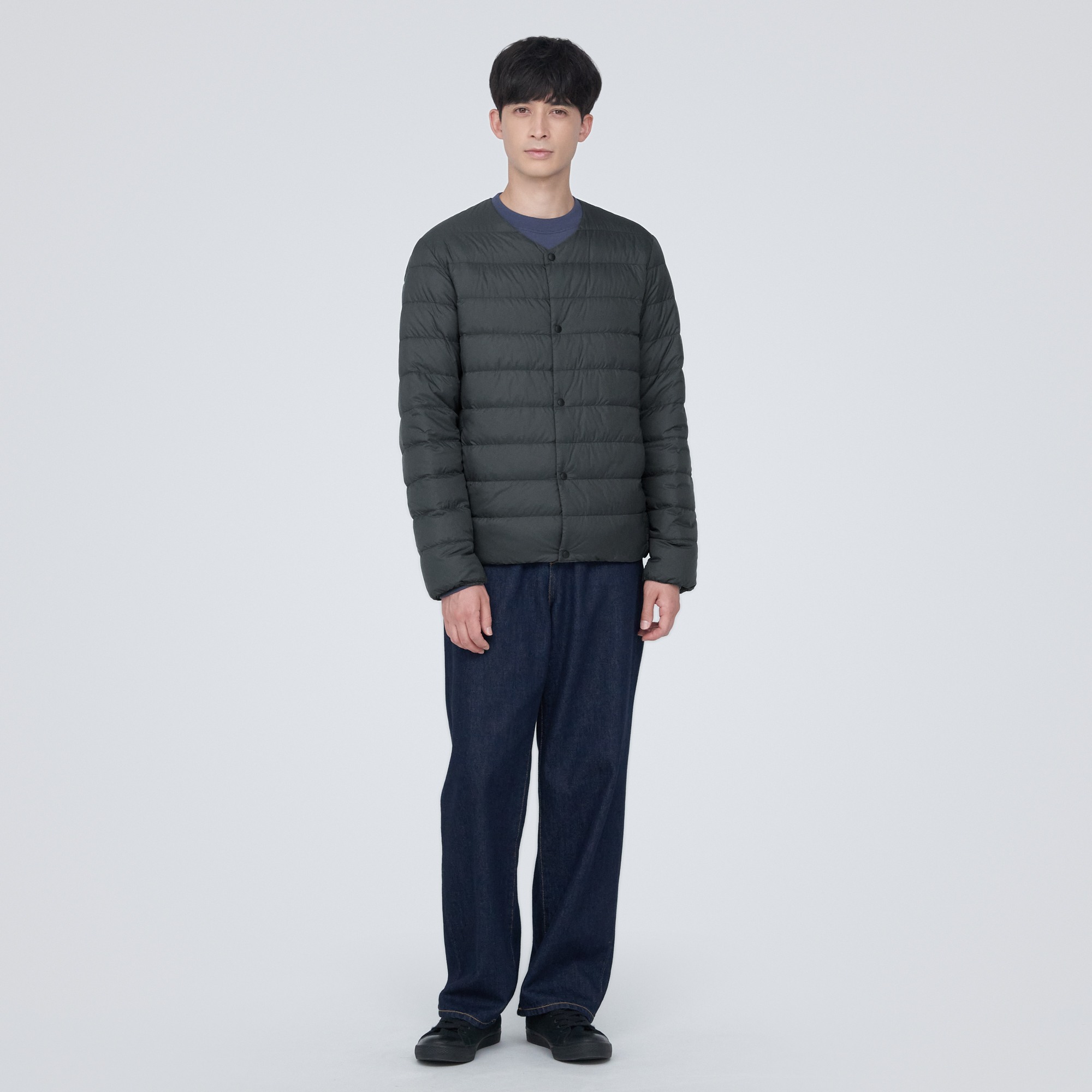 Light weight pocketable Collarless down jacket