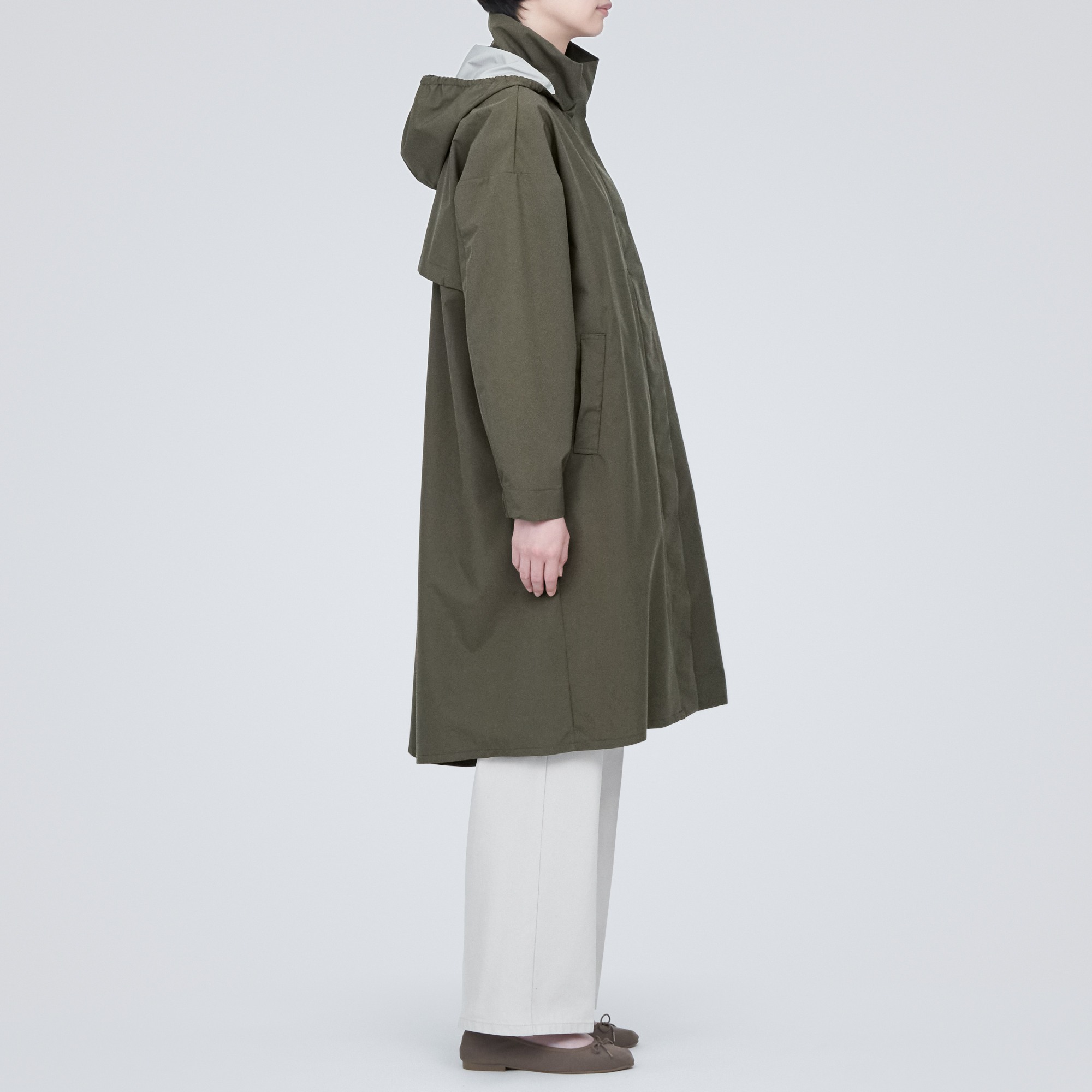 Moisture resistant Hooded long coat