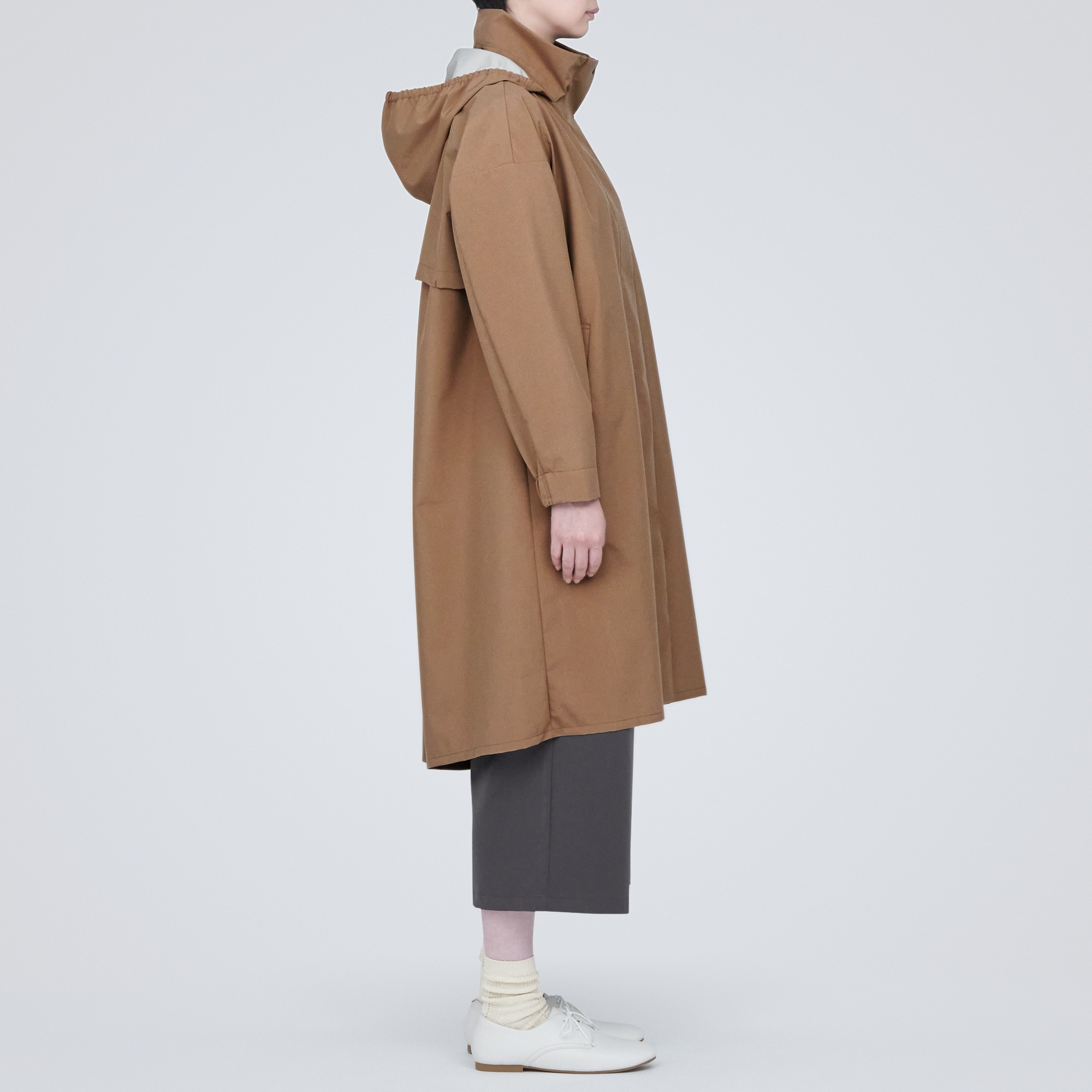 Moisture resistant Hooded long coat