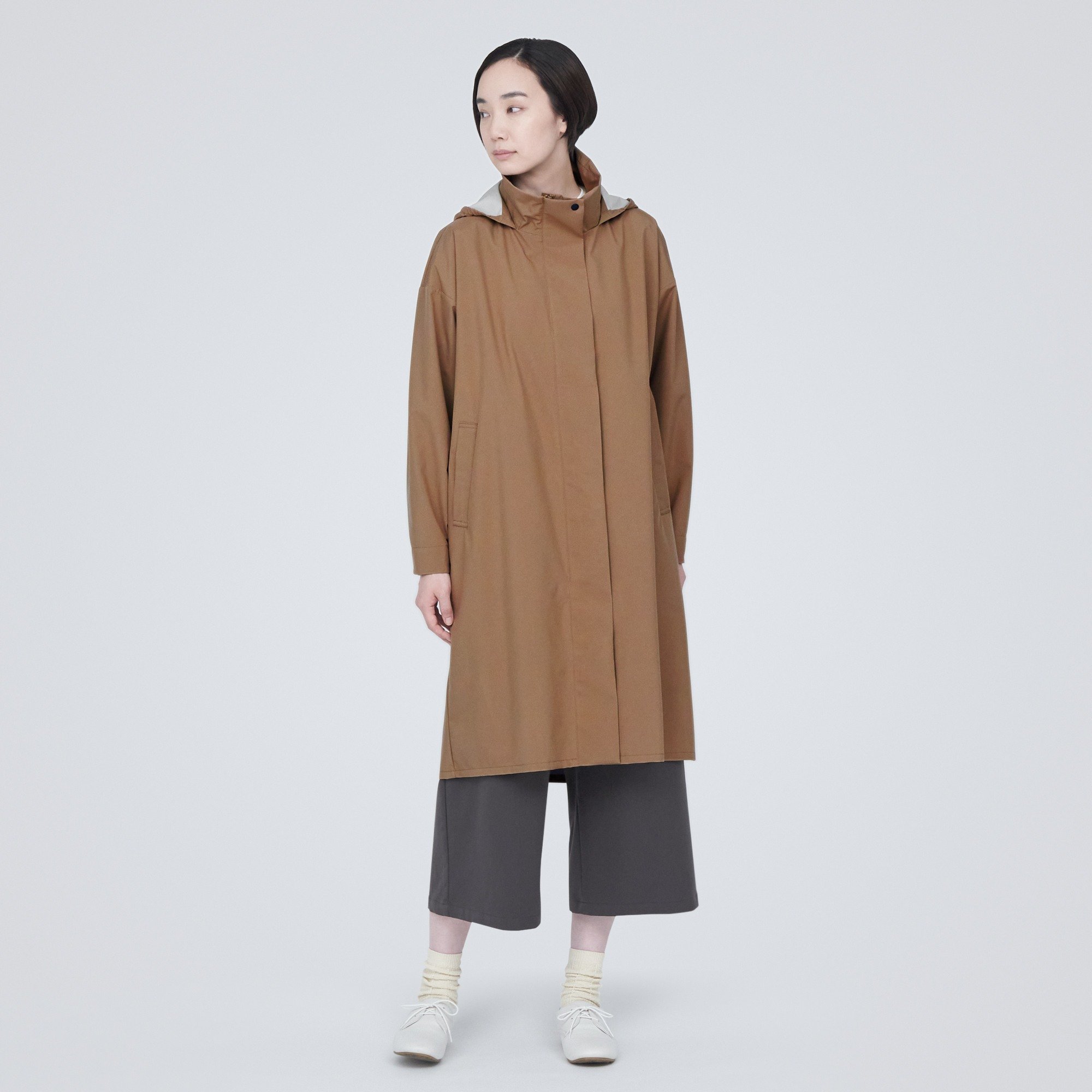 Moisture resistant Hooded long coat