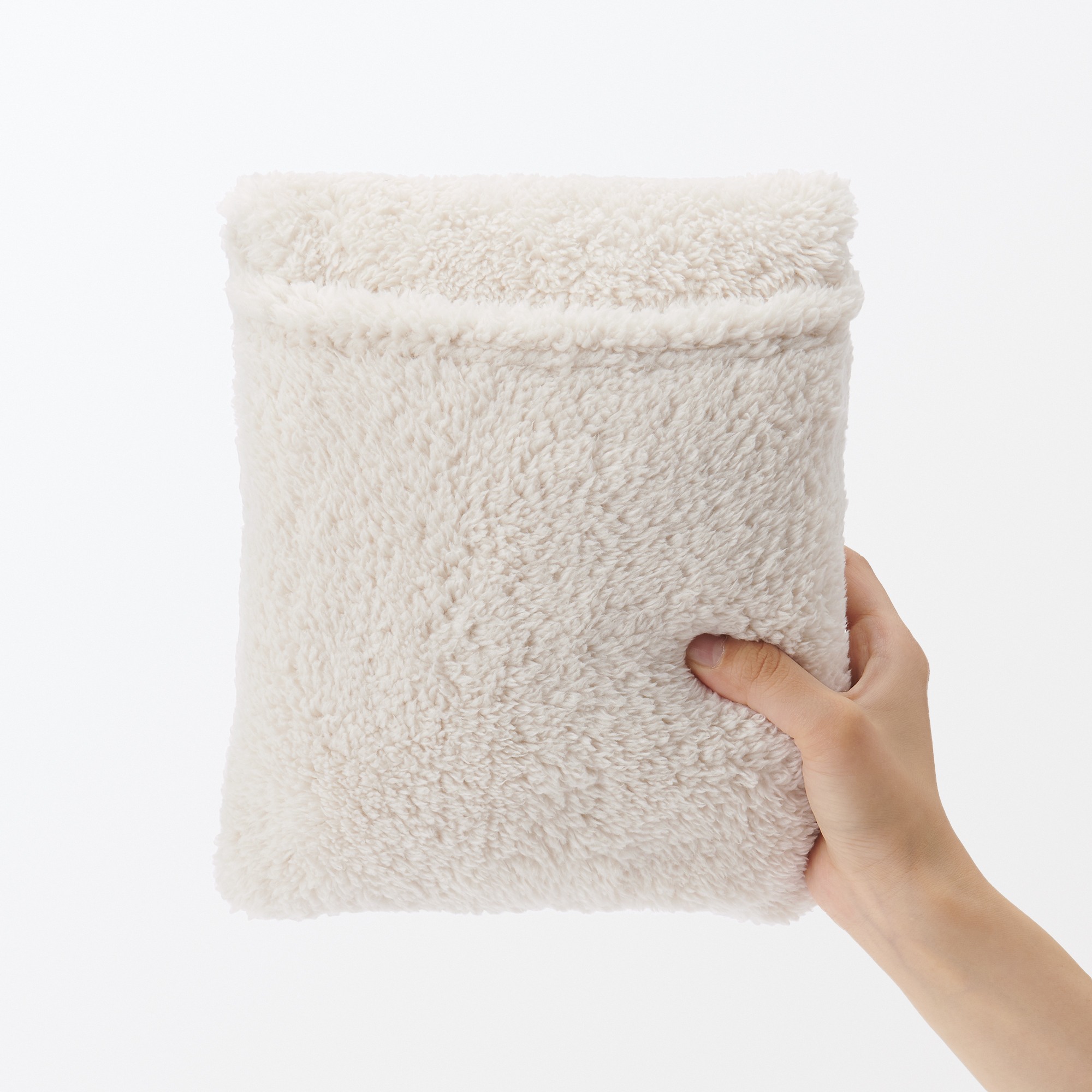 MUJI | Recycle polyester Boa stole