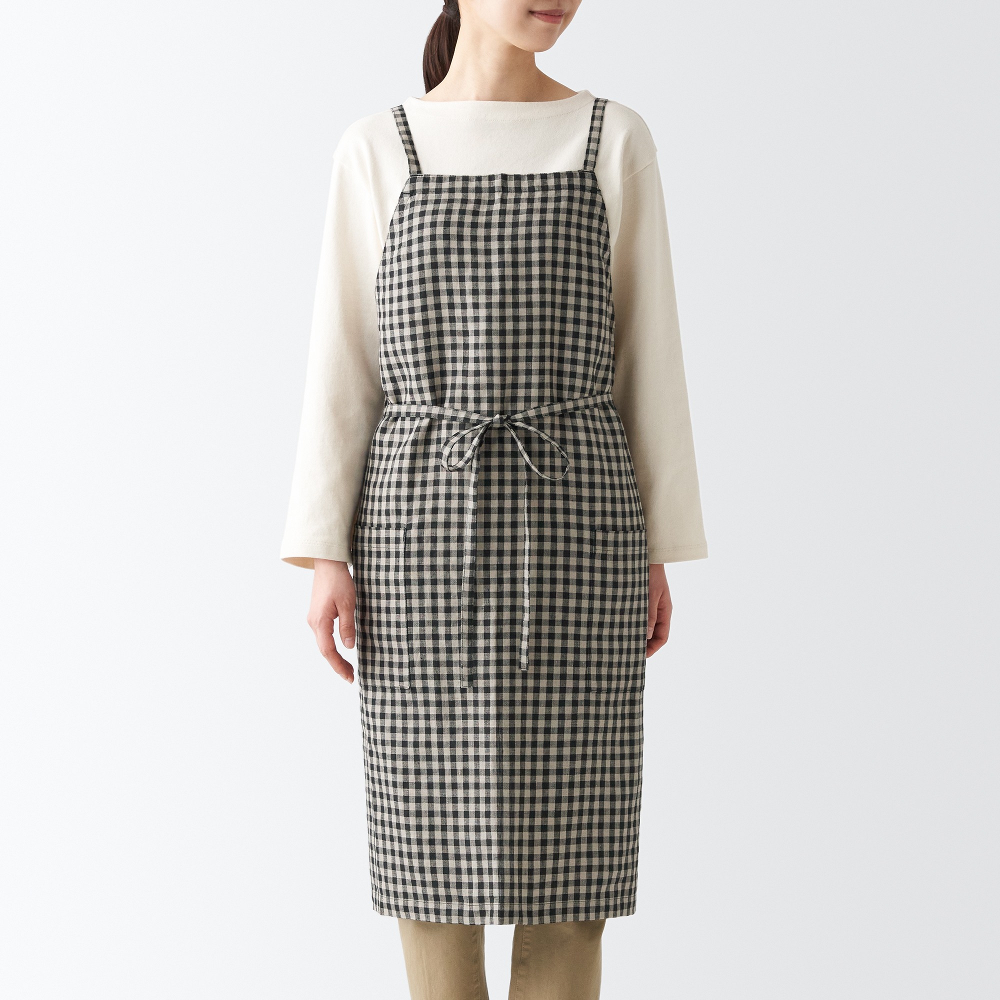 Plain weave linen cross back apron