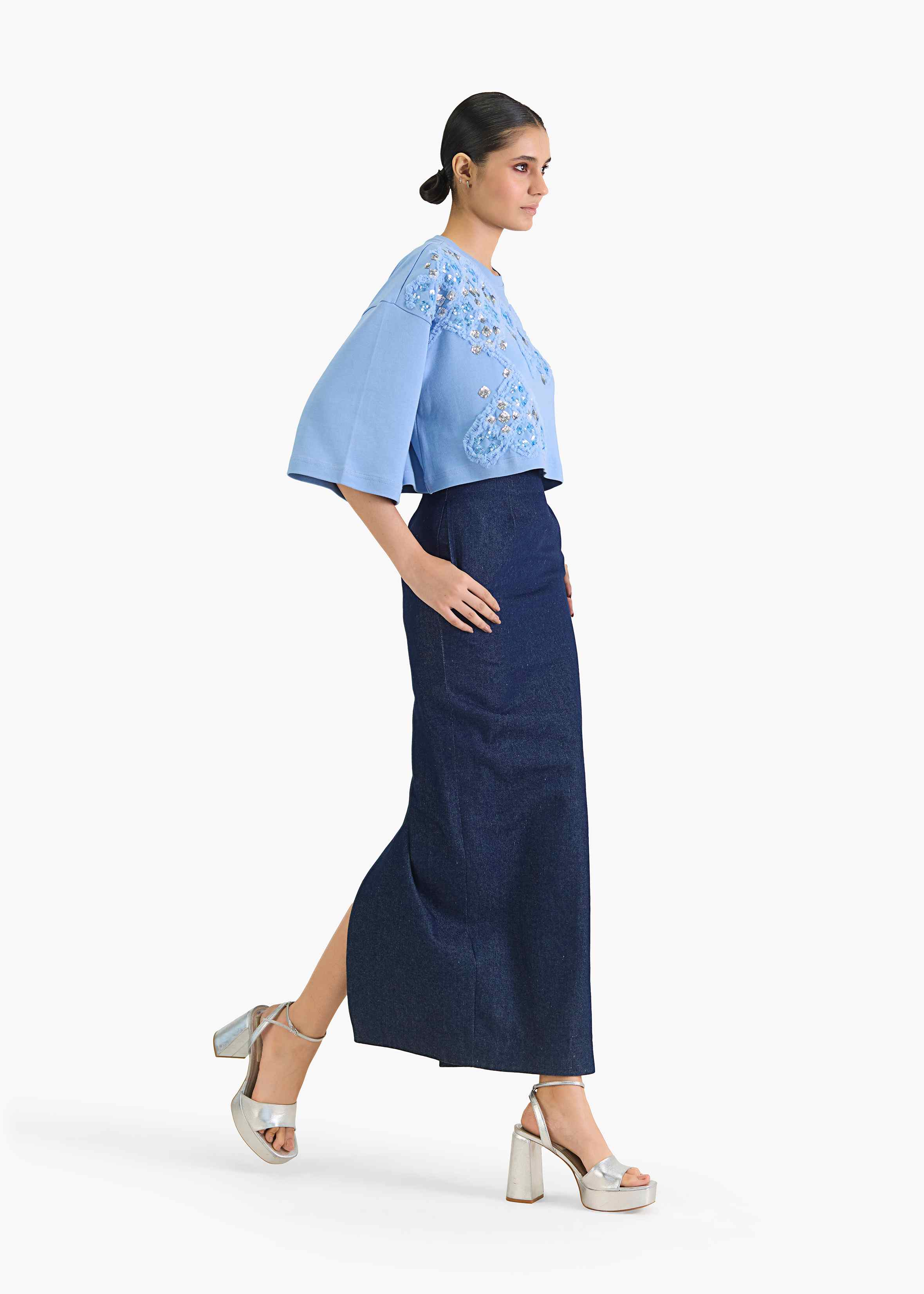 Embroidered blue crop t-shirt  with ruffles