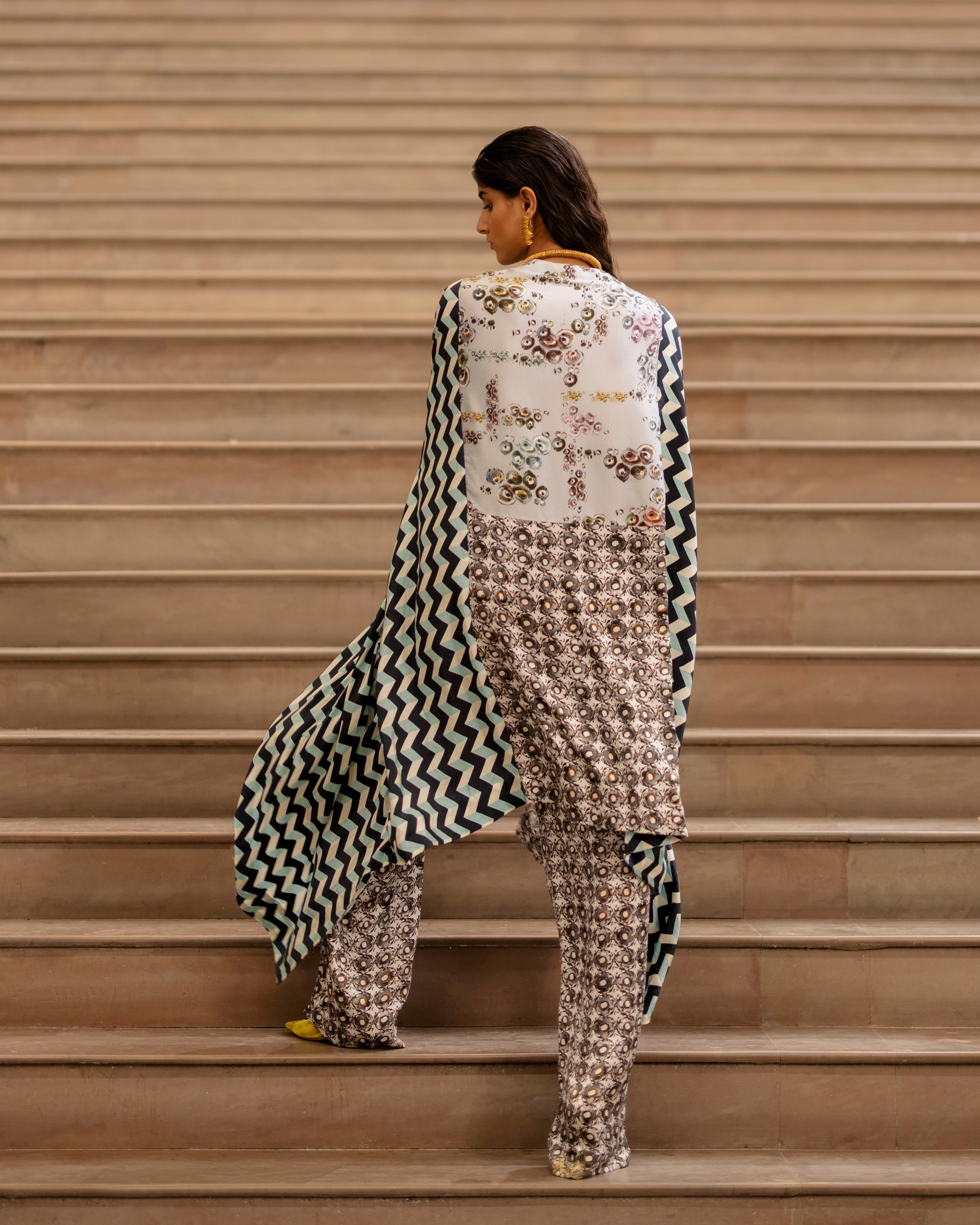 PRINTED DRAWSTRING CAPE WITH TROUSER
