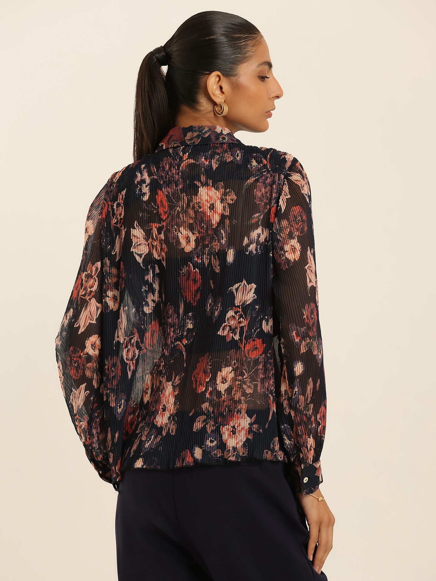 Black Fiona Short Top