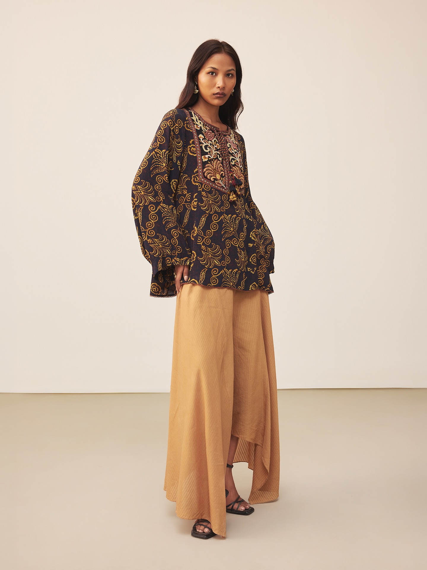 Black Aplooza Kurti