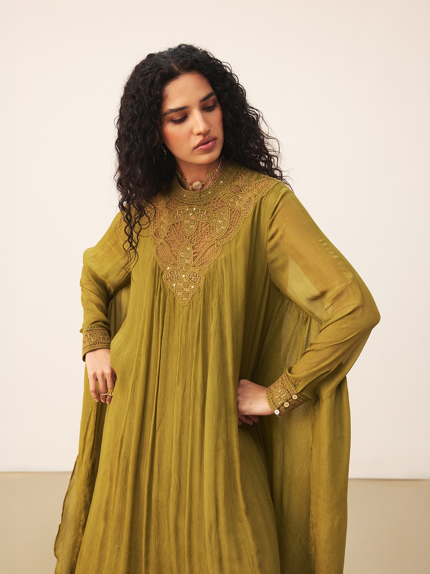 Olive Naqsh Kaftan