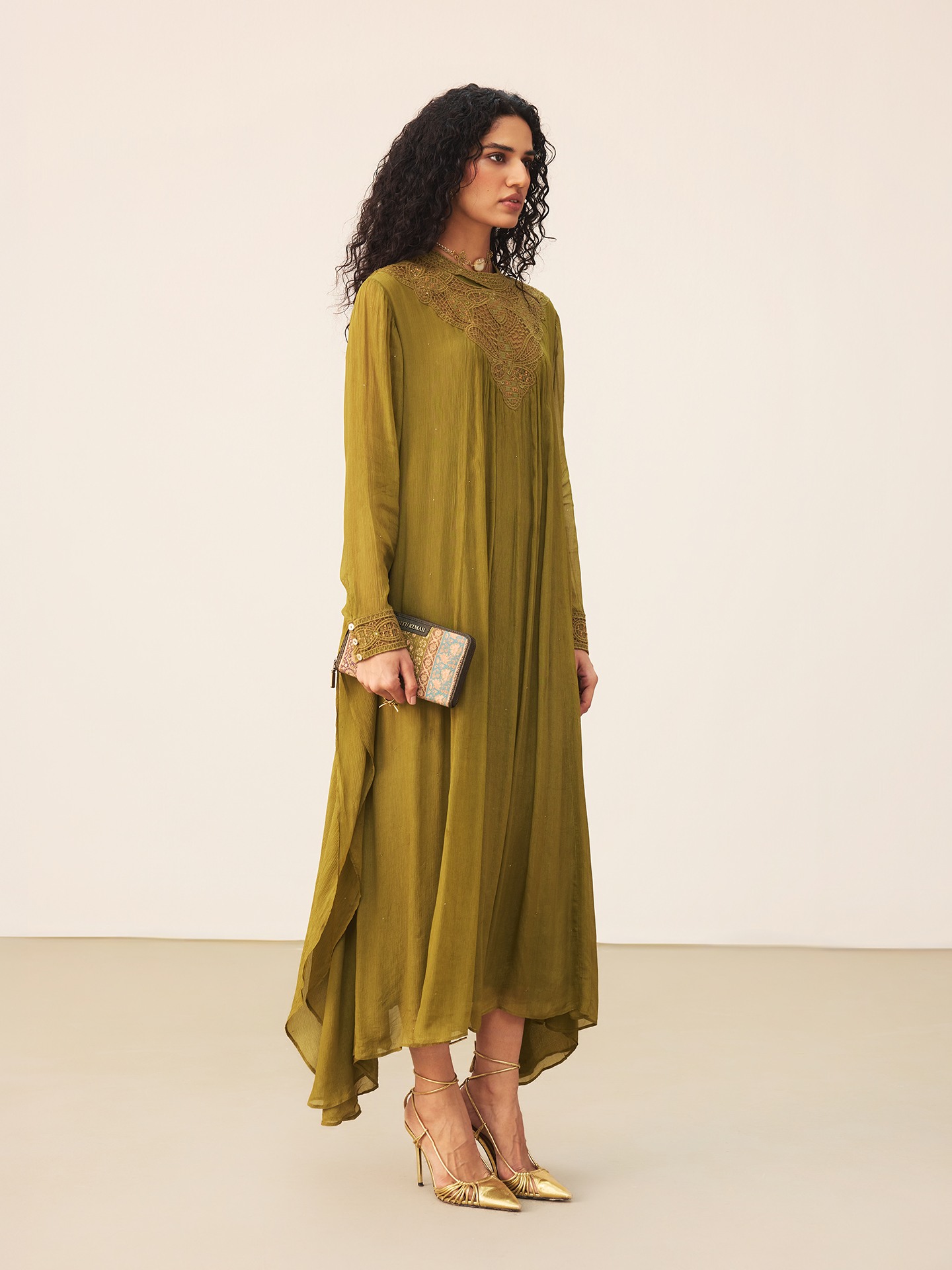 Olive Naqsh Kaftan