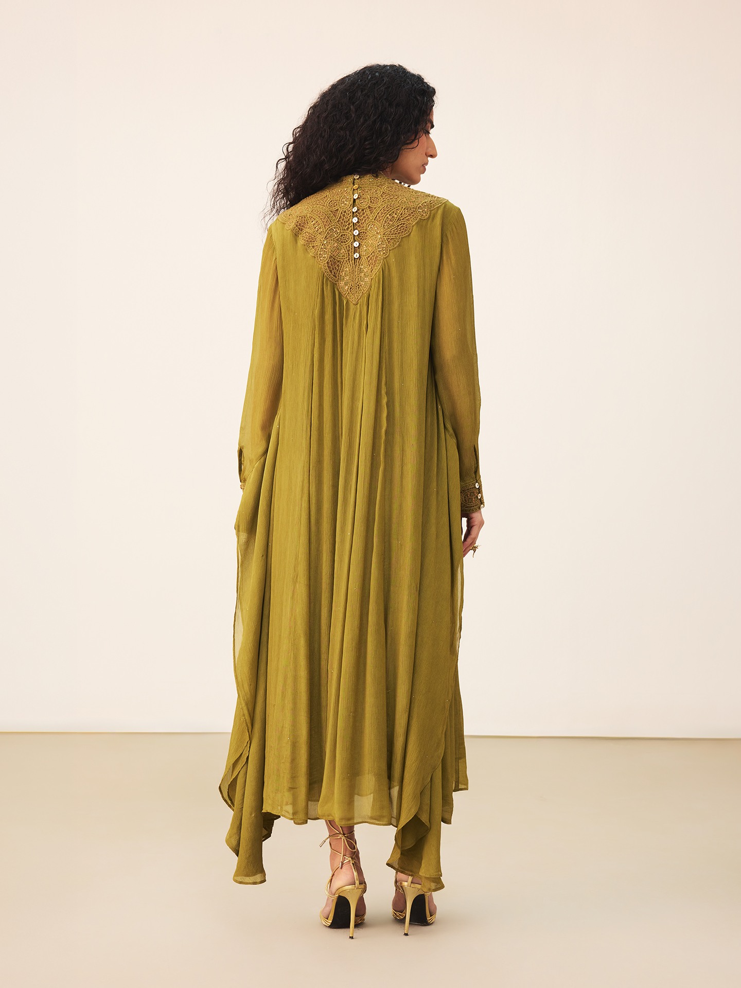 Olive Naqsh Kaftan