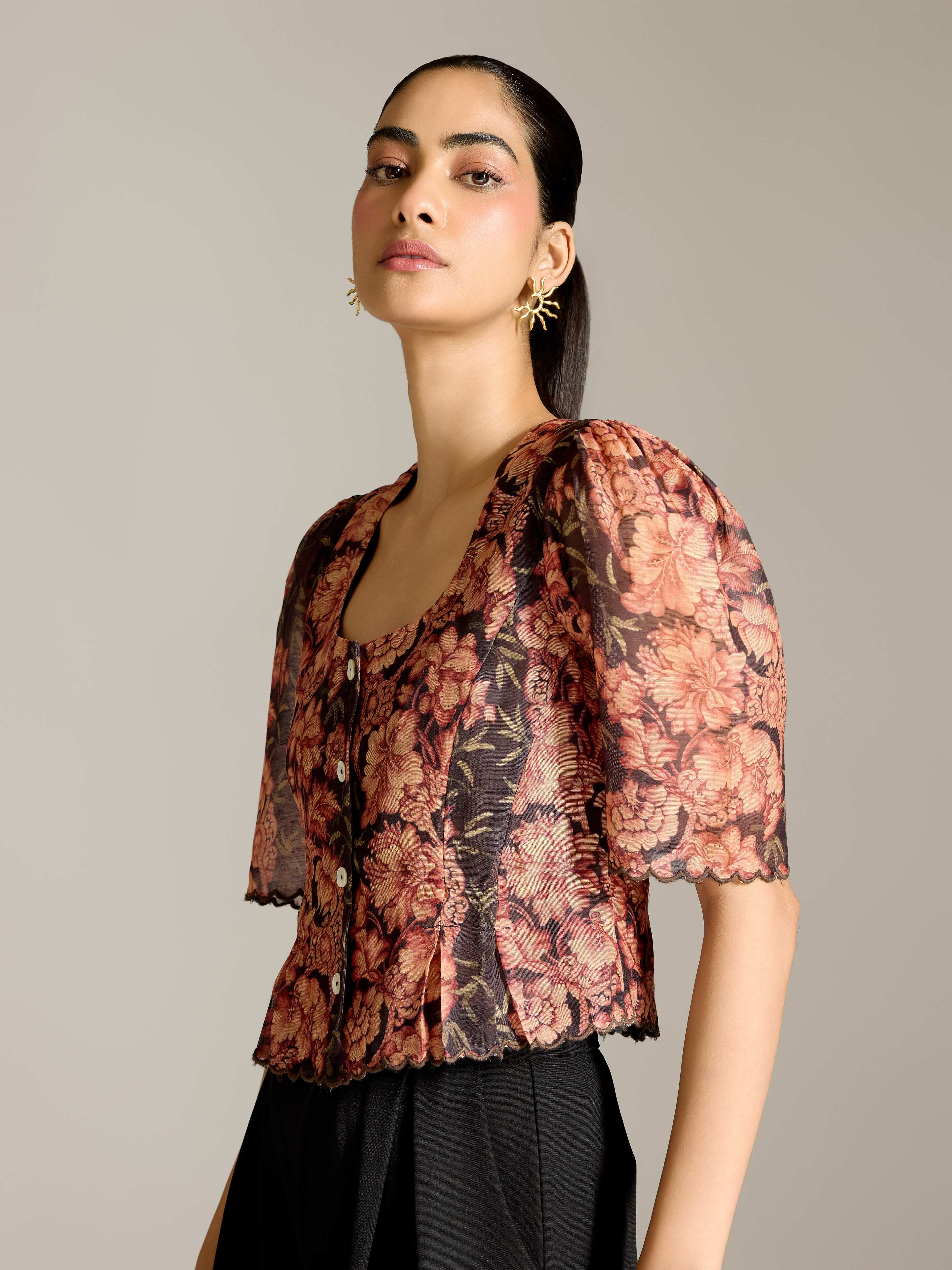 Black Avedian Short Top