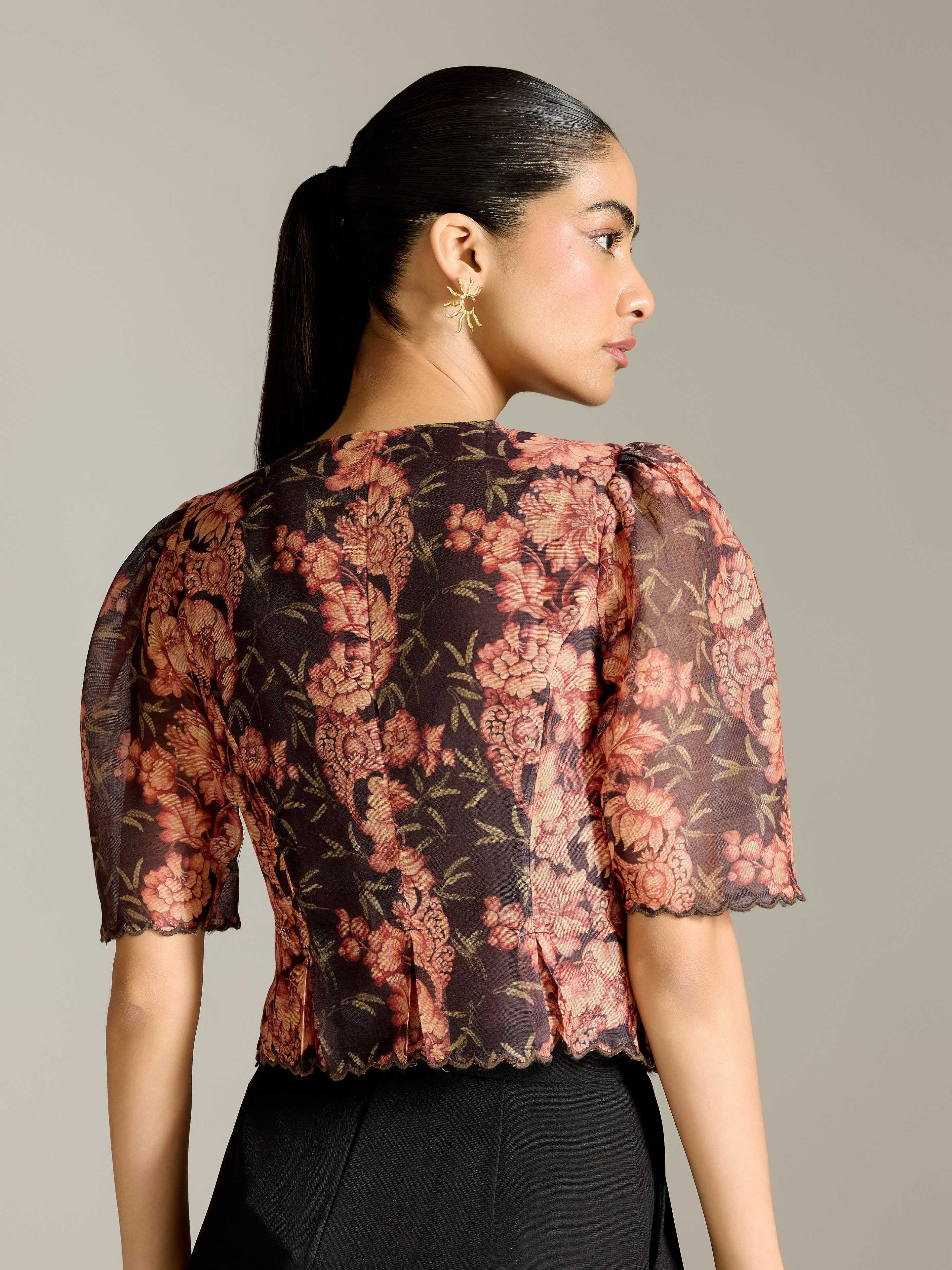 Black Avedian Short Top