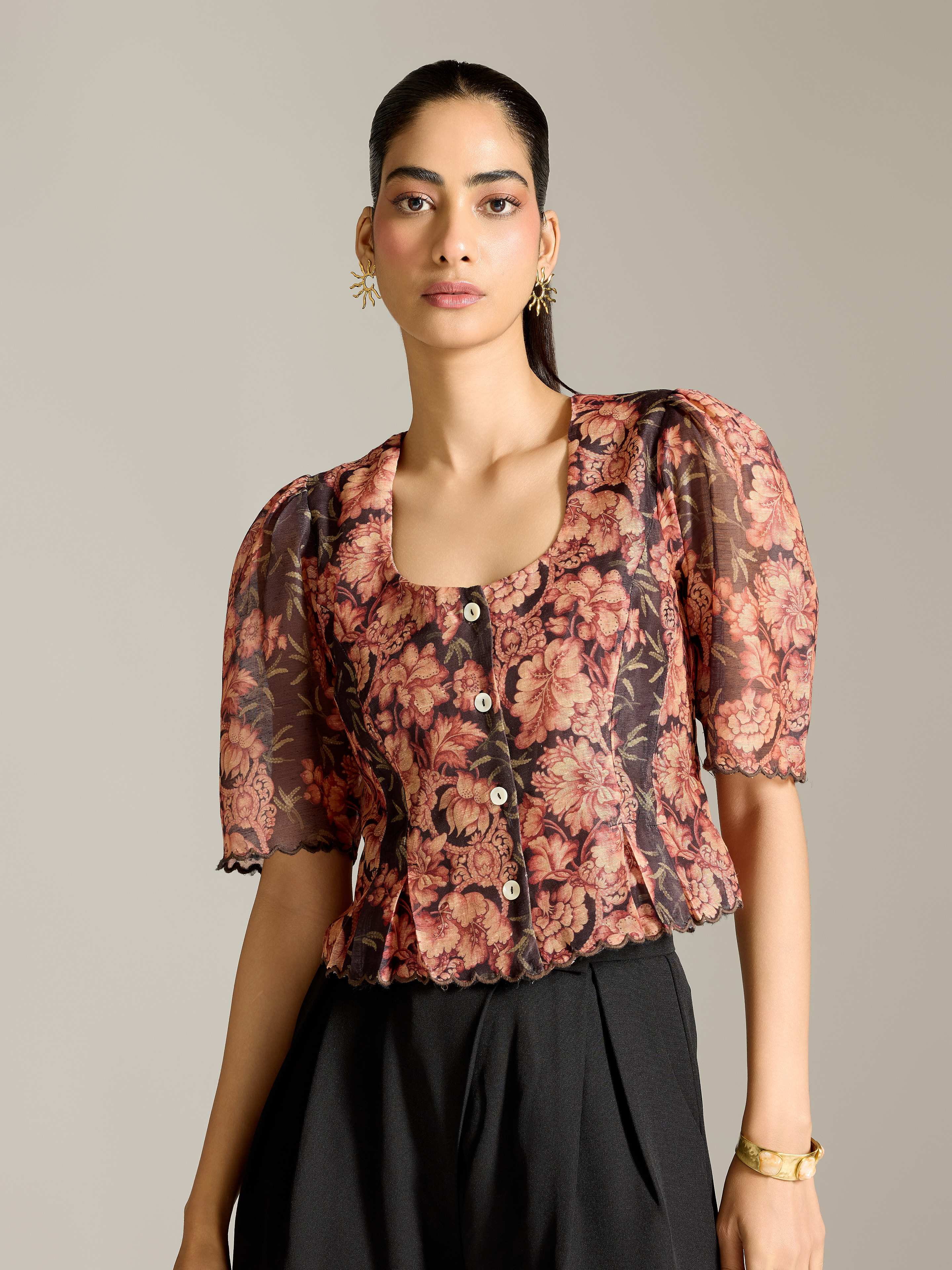 Black Avedian Short Top