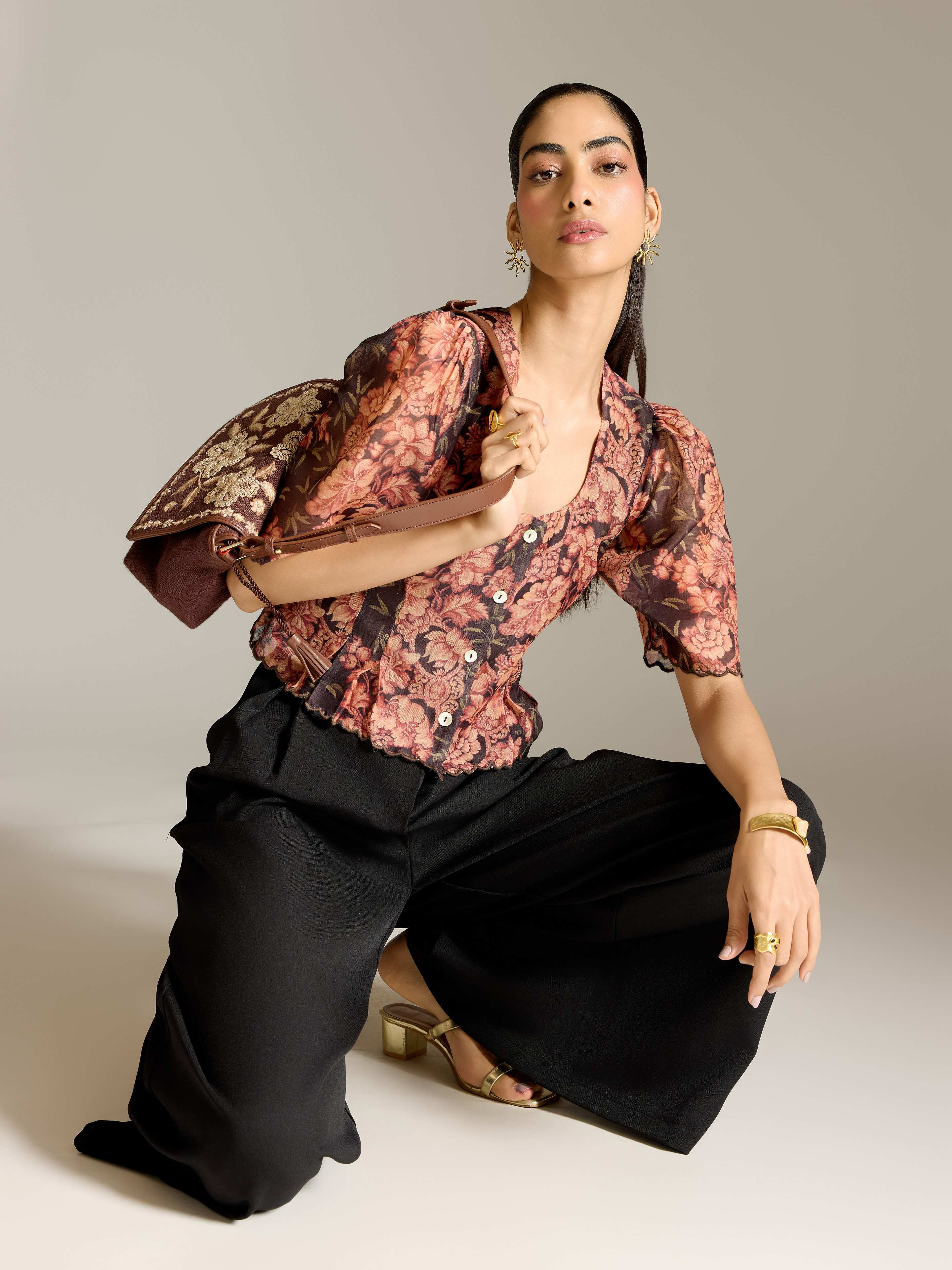 Black Avedian Short Top