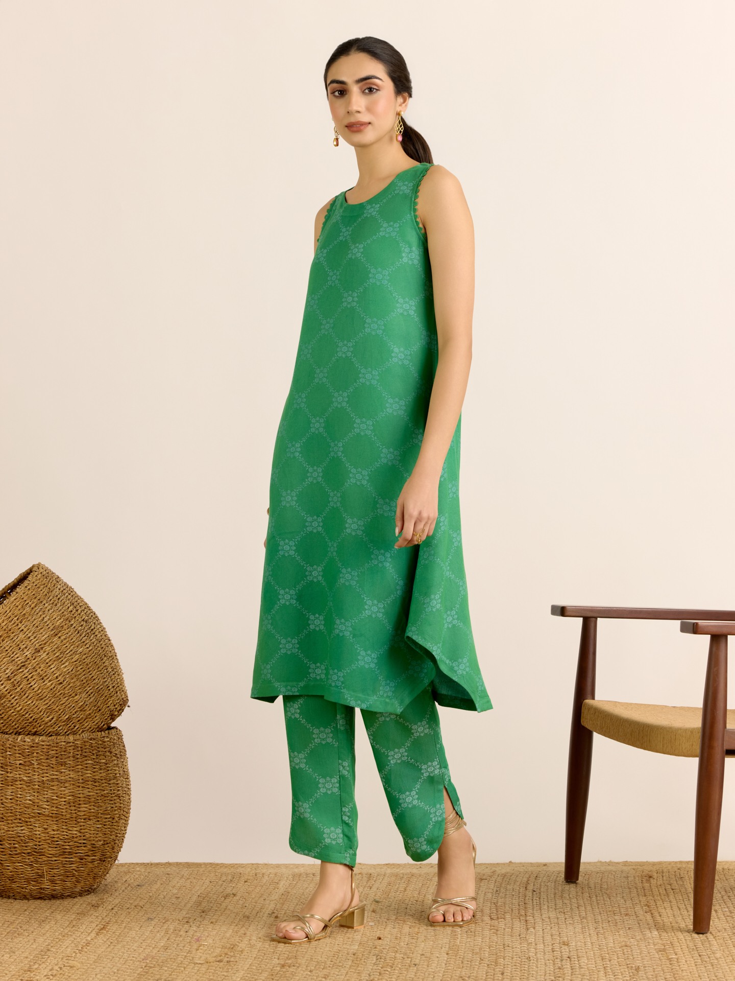 Pine Green Arisha Solid
 Kurta Set
