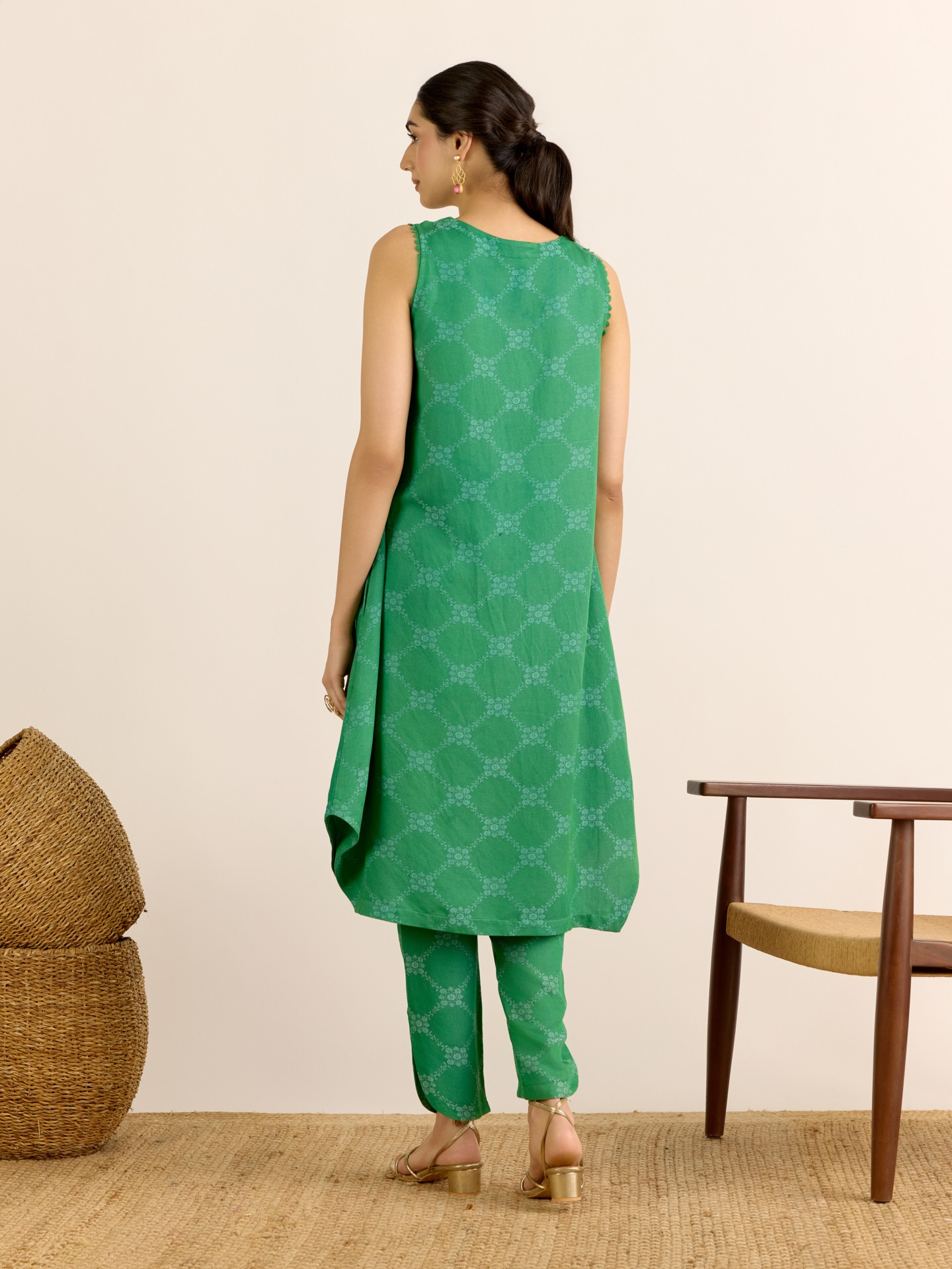 Pine Green Arisha Solid
 Kurta Set
