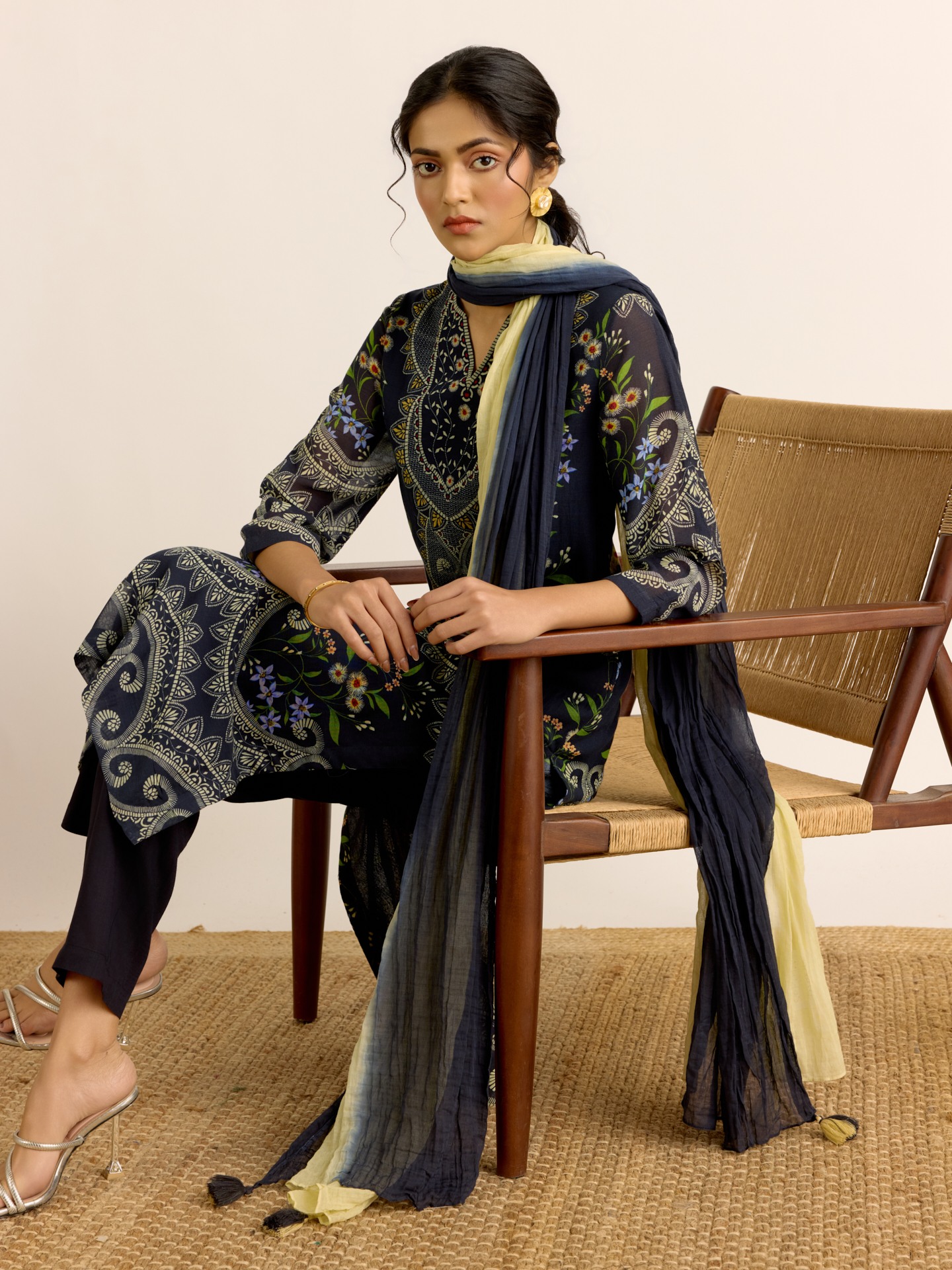 Black Sophia
 Suit Set