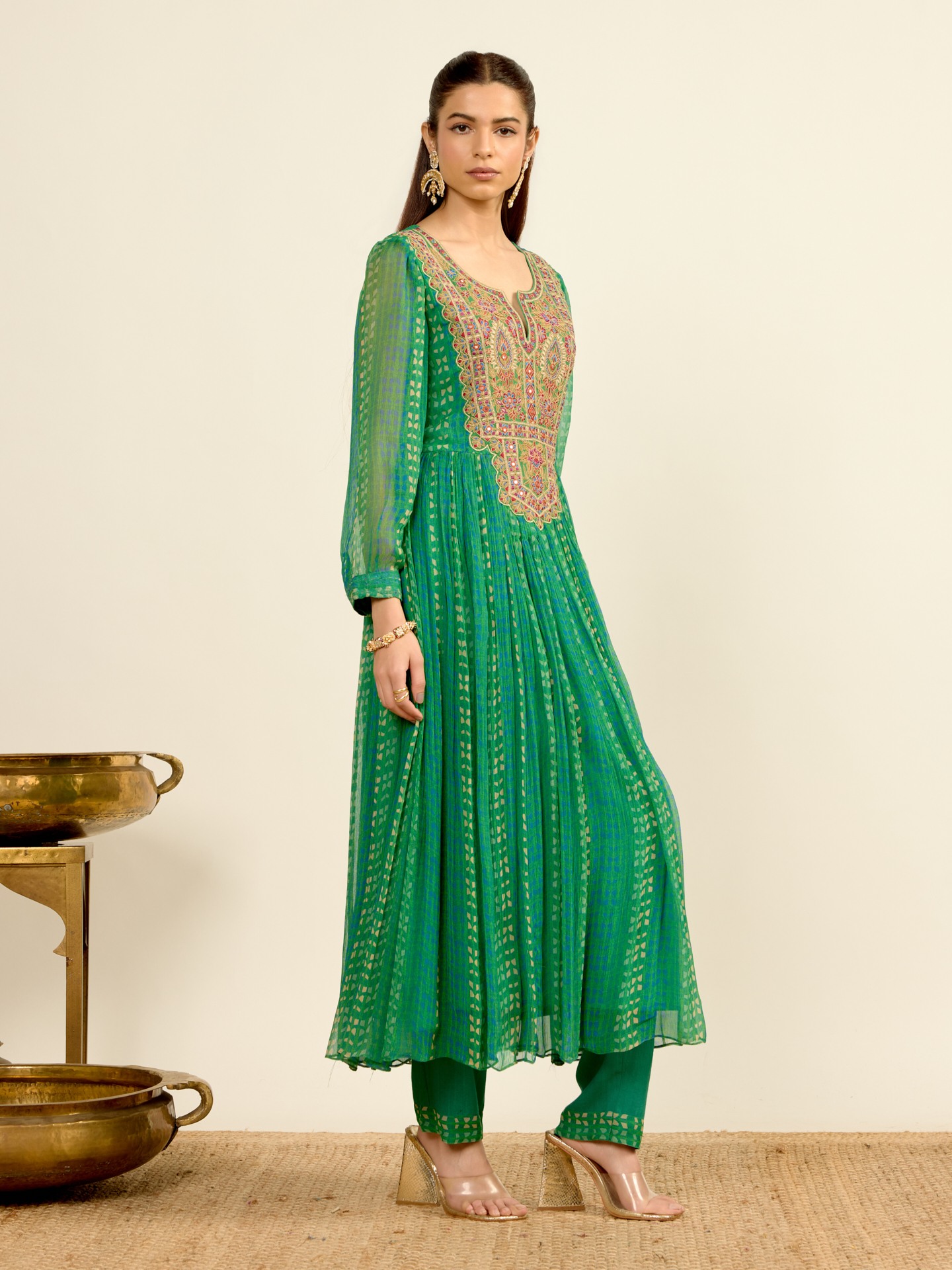 Green Mia
 Suit Set
