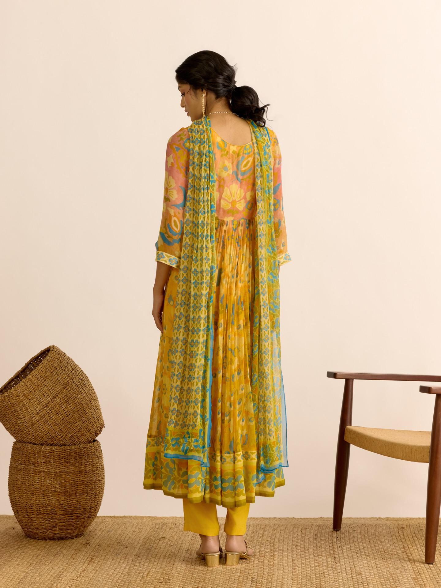 Sunflower Yellow Hannah

 Suit Set
