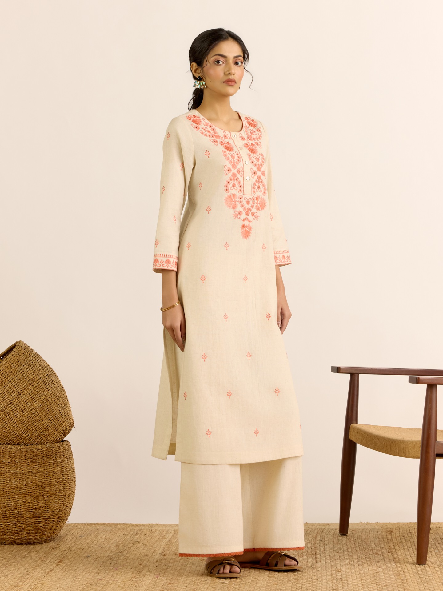 Off White Arooba Suit Set