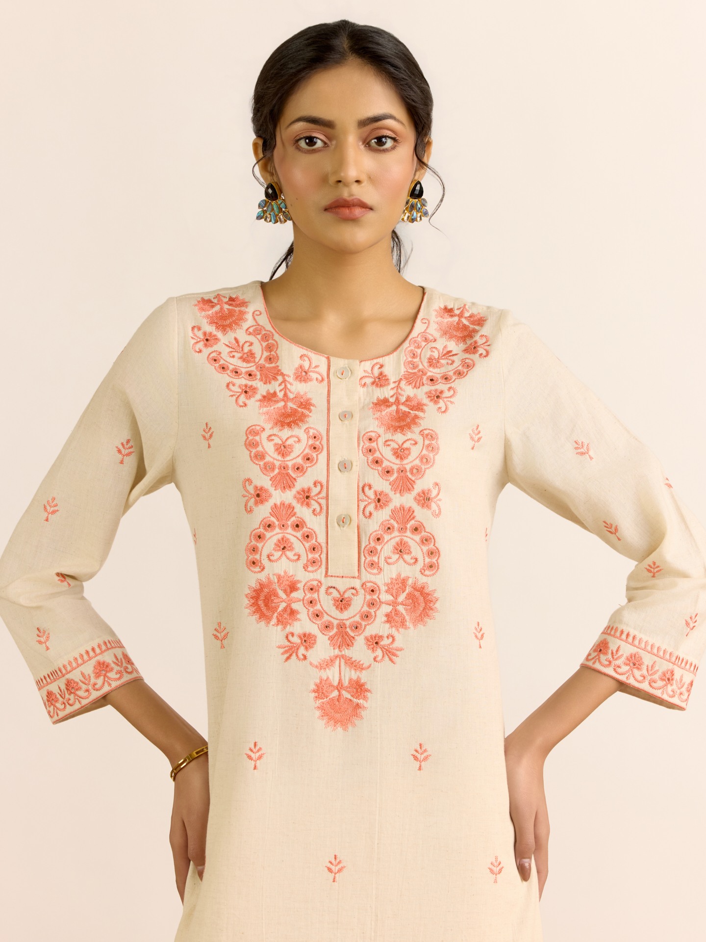 Off White Arooba Suit Set