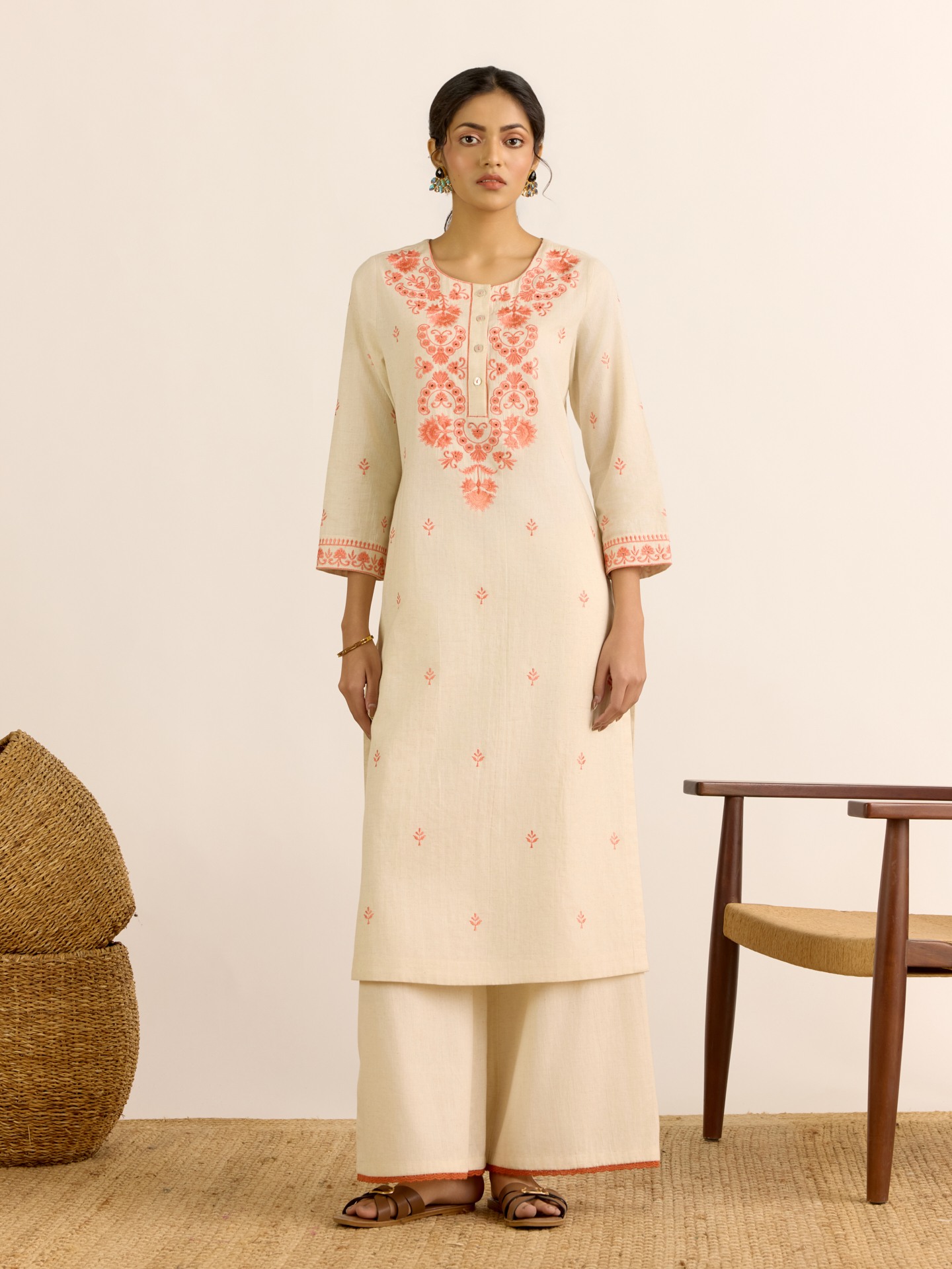 Off White Arooba Suit Set