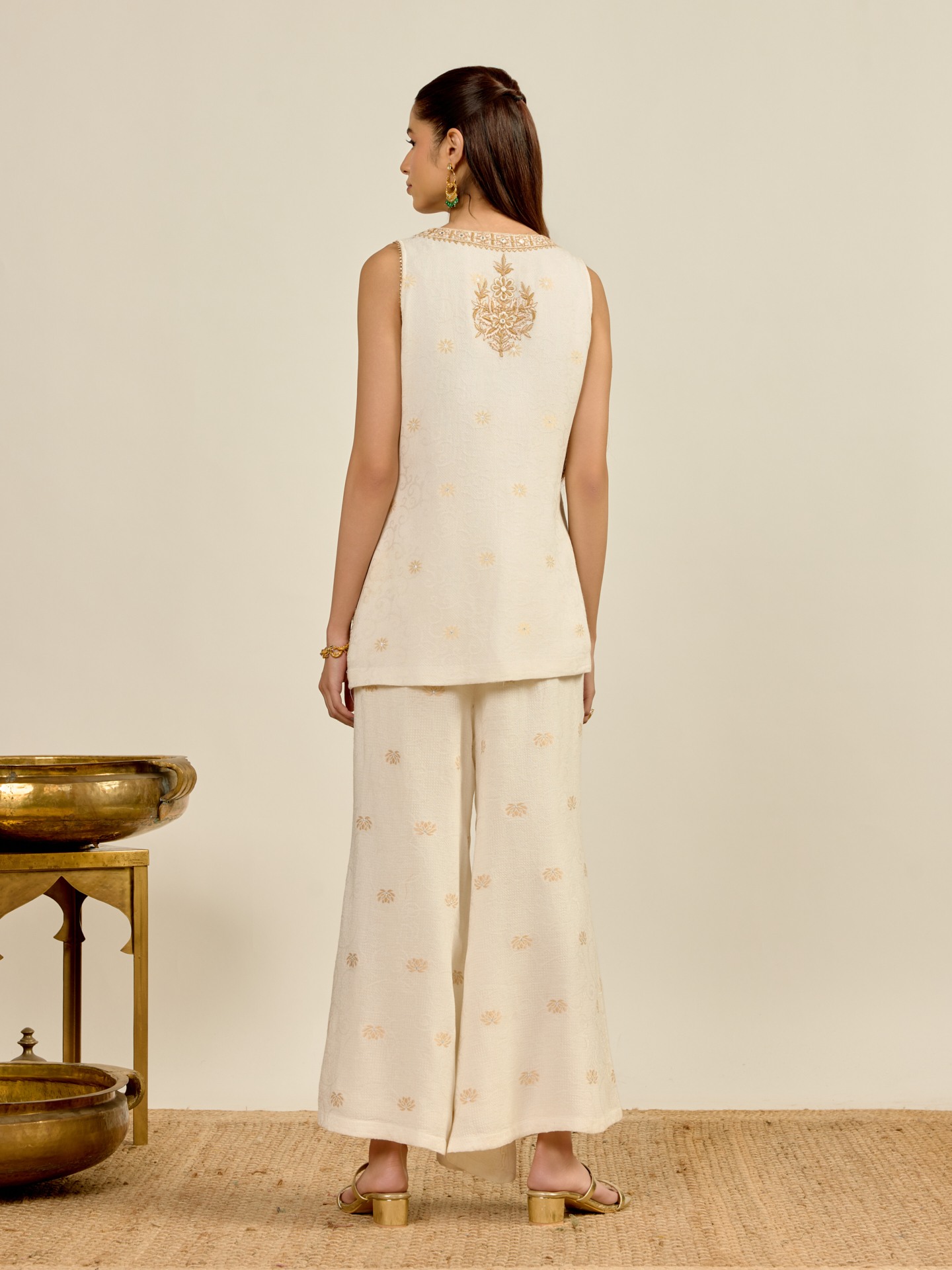 Pearl White Maaha
 Cord Set