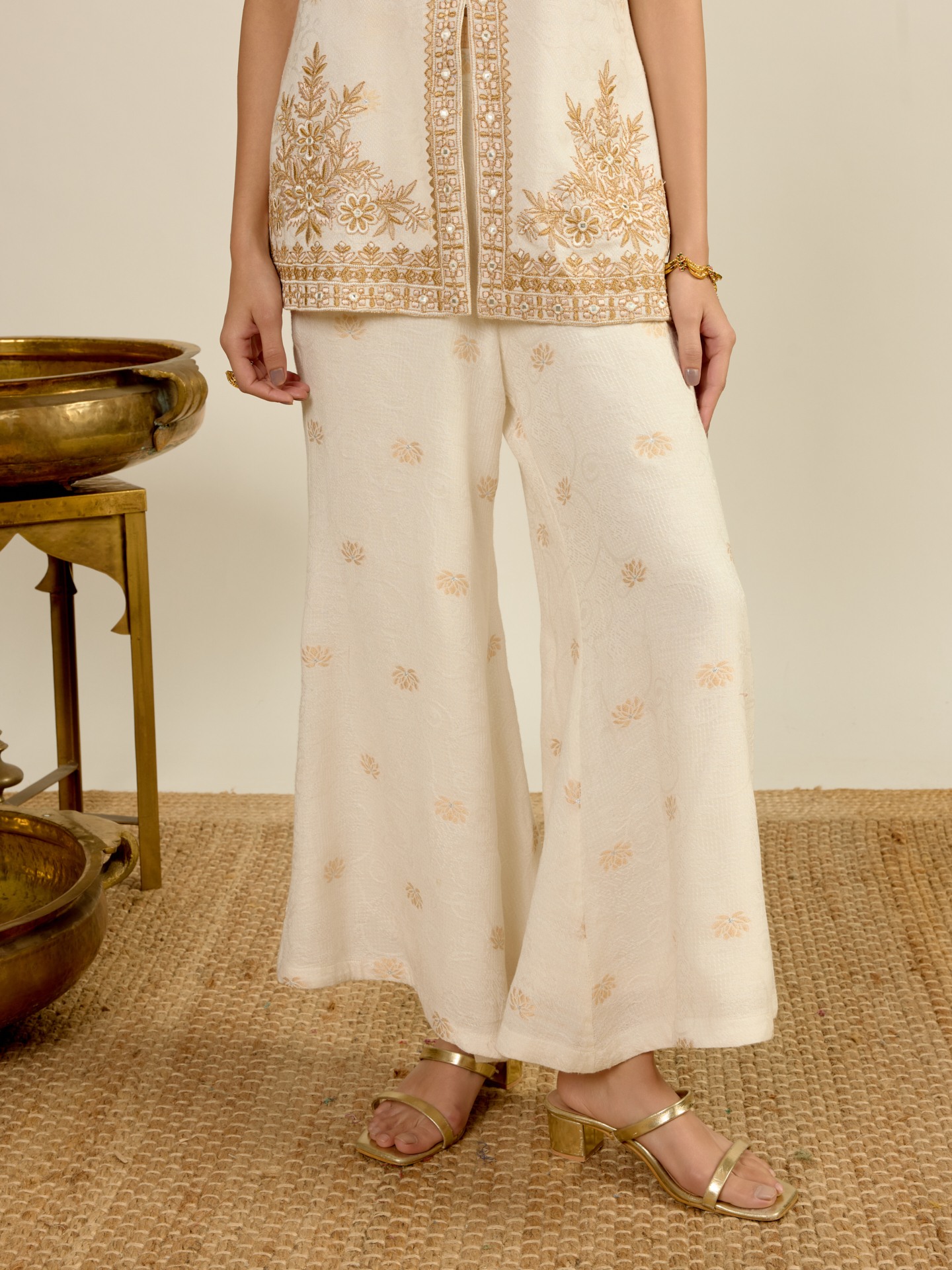 Pearl White Maaha
 Cord Set