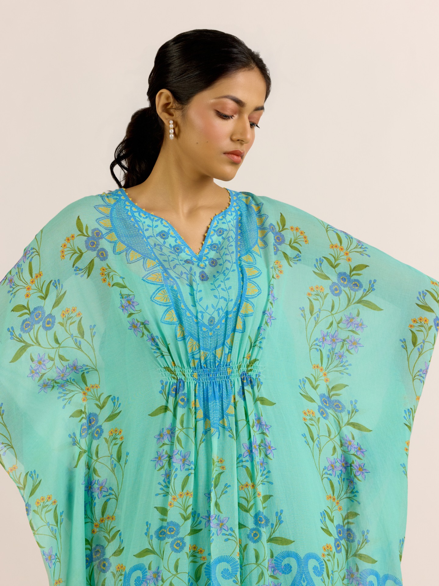 Aqua Sophia
 Kaftan