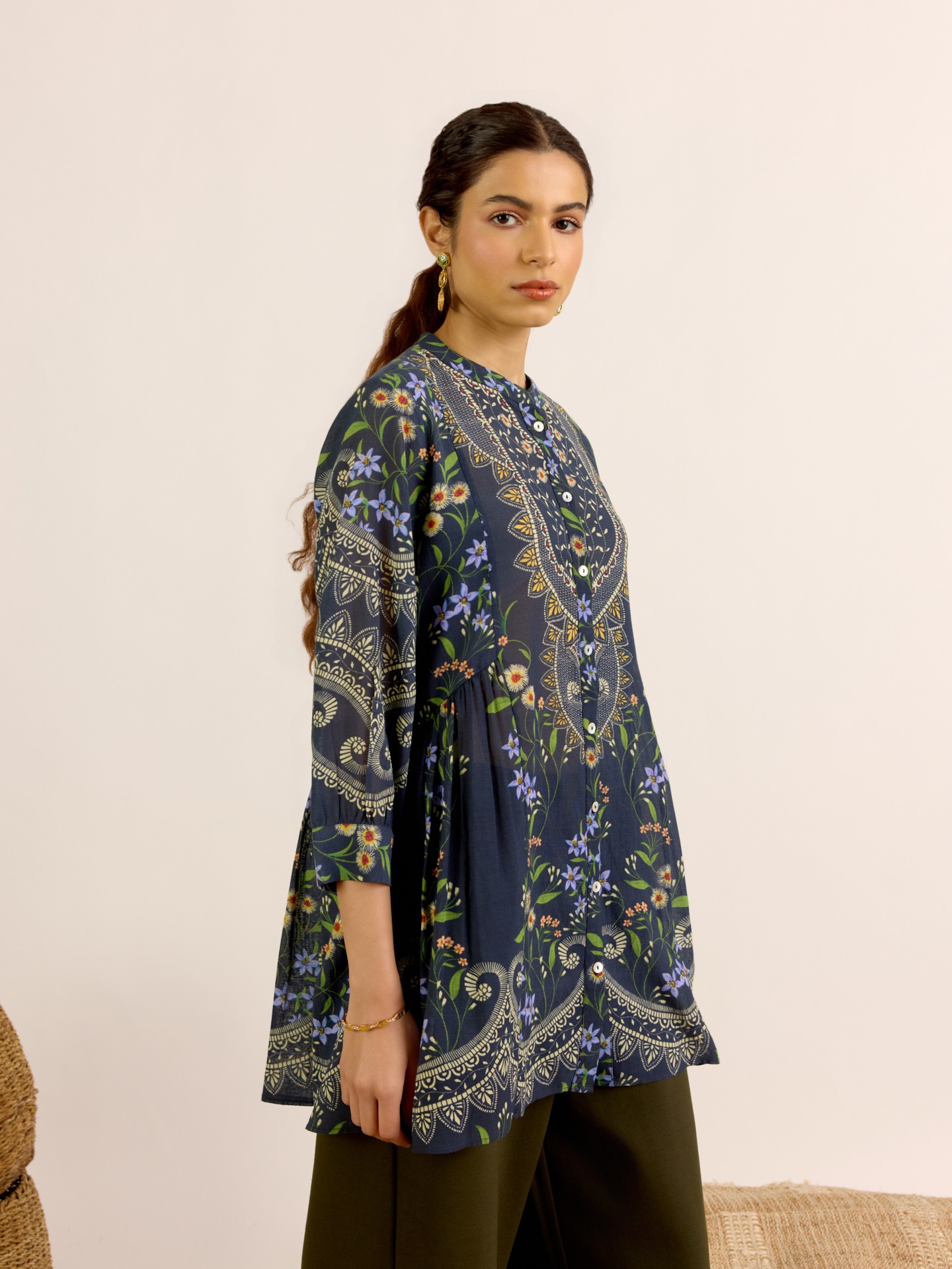 Black Sophia
 Kurti