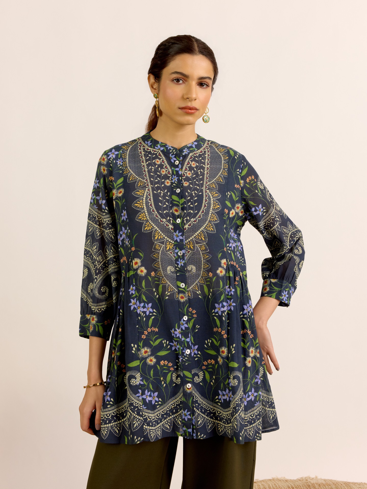 Black Sophia
 Kurti