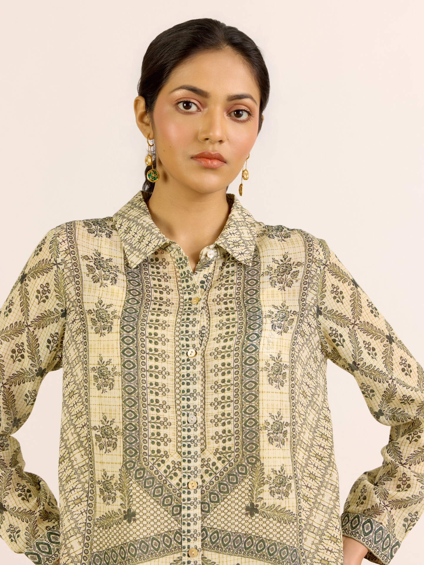Ecru Aruni
 Shirt