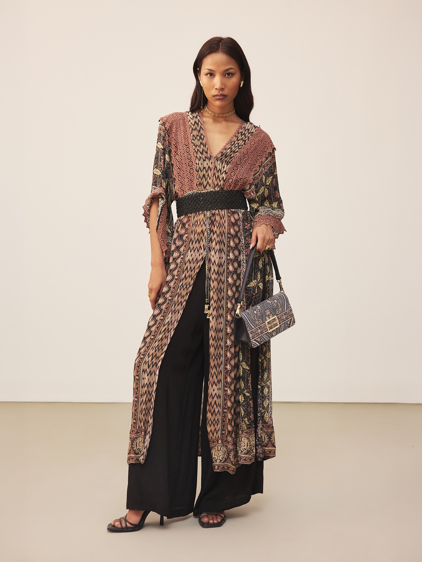Black Zunairaa Cape Set