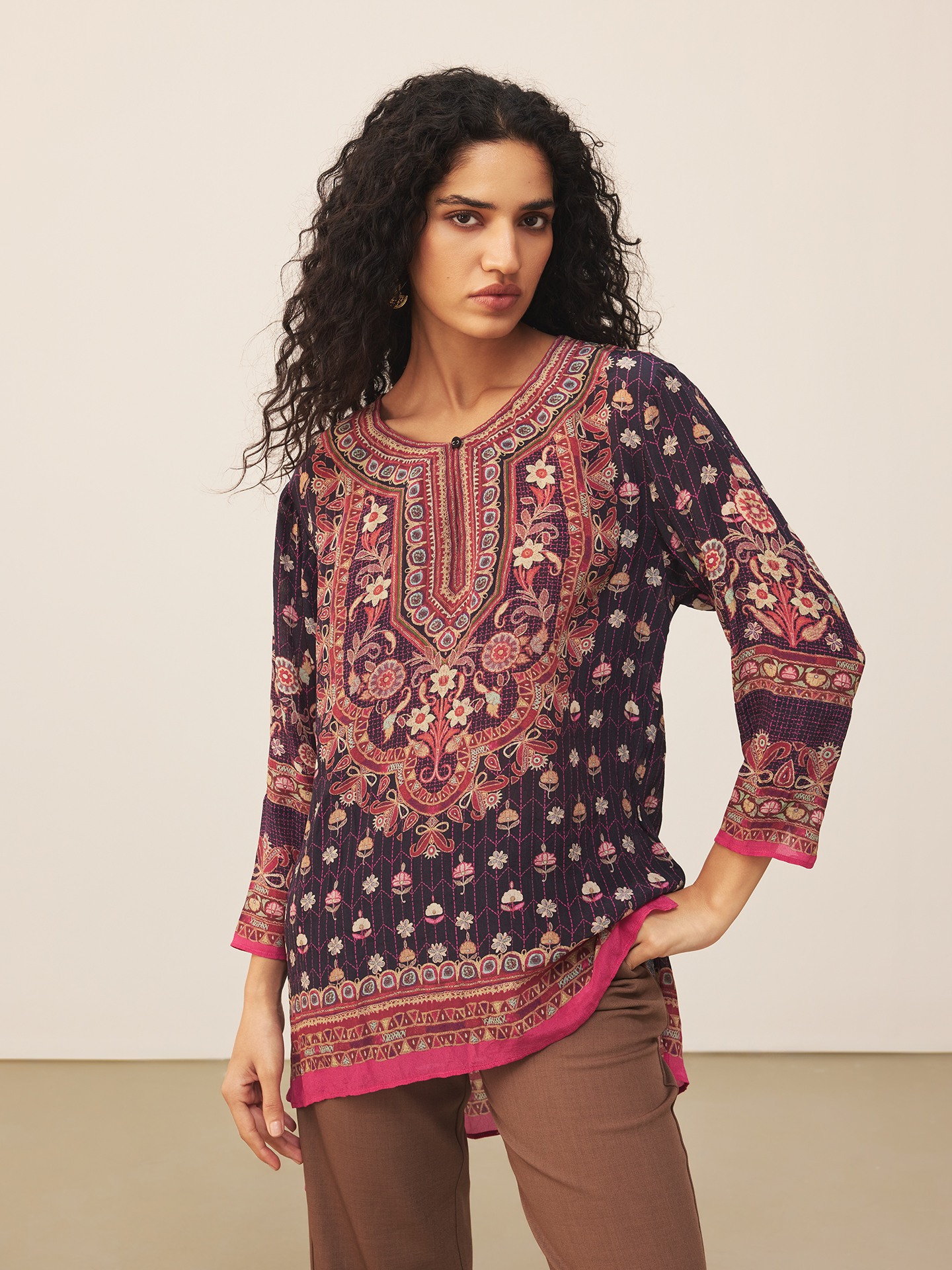 Black Uppwan Kurti