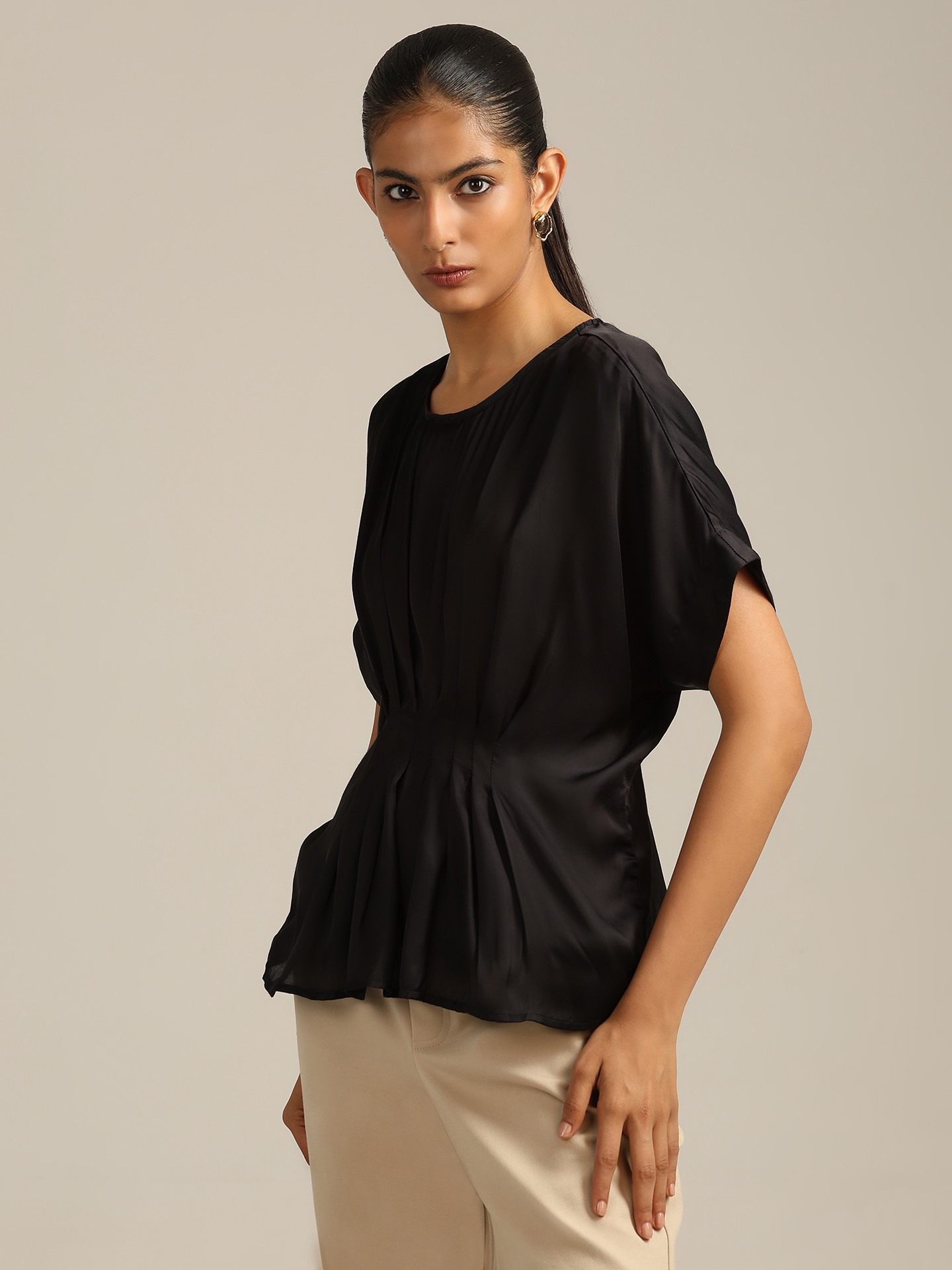 BLACK MARGO TOP