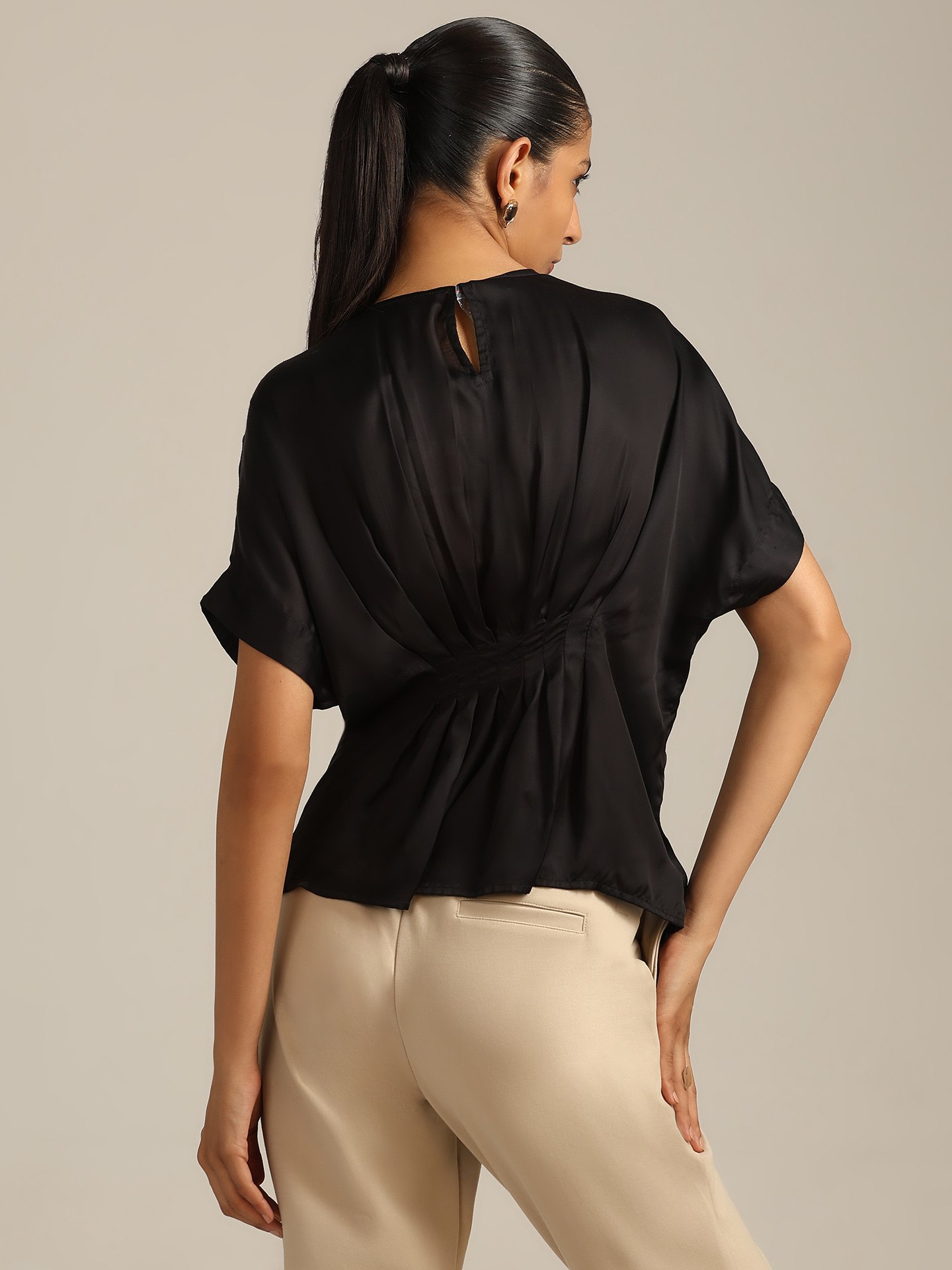 BLACK MARGO TOP