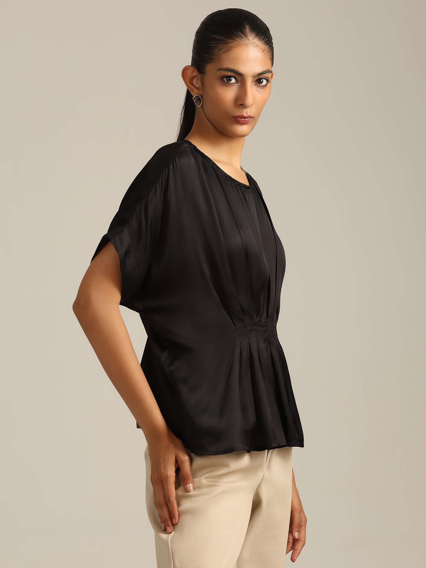 BLACK MARGO TOP