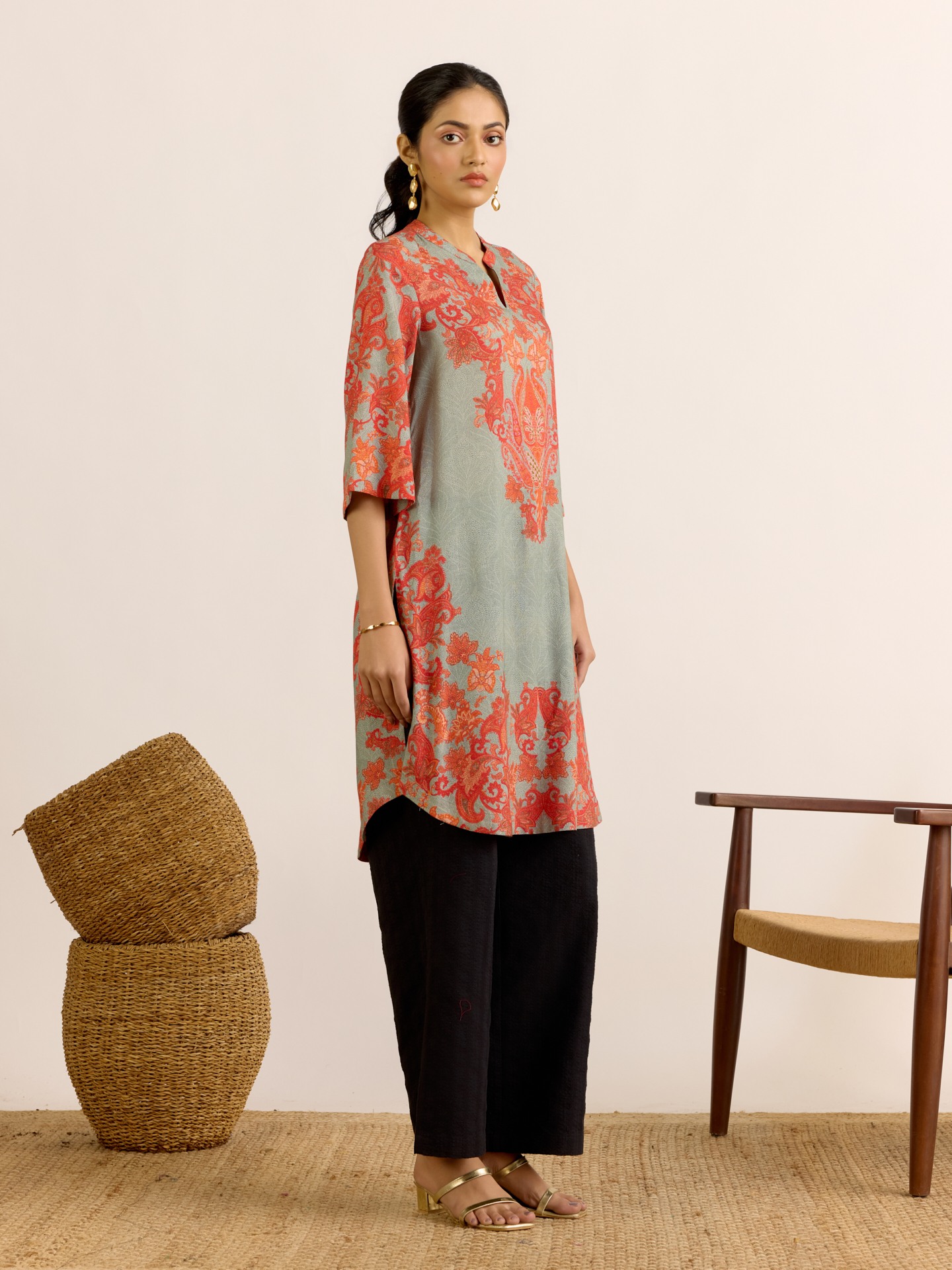 Grey Pia
 Kurta