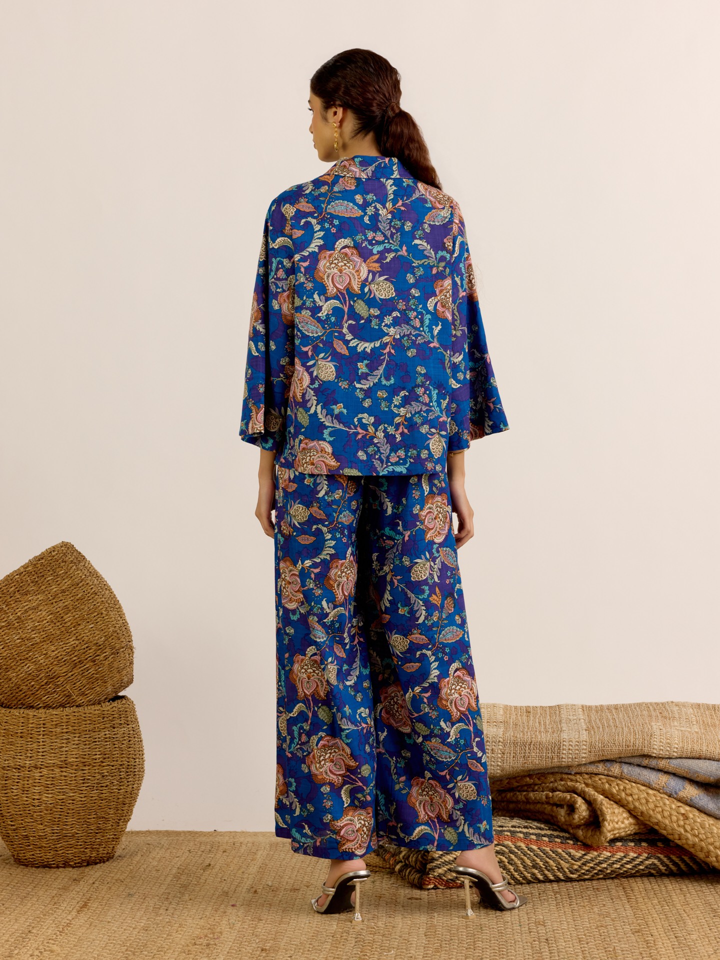 Blue Japanese Flower Cord Set