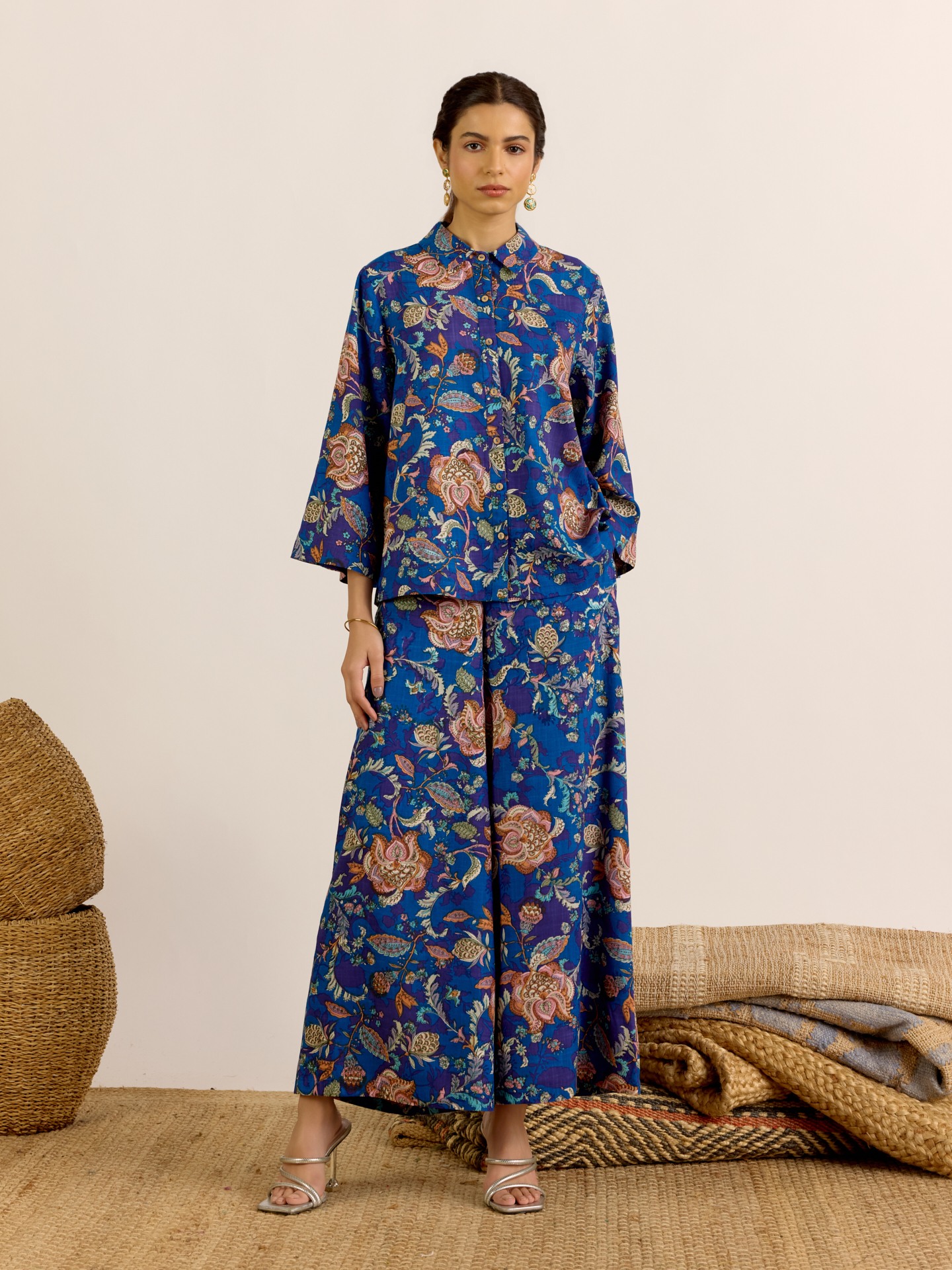 Blue Japanese Flower Cord Set